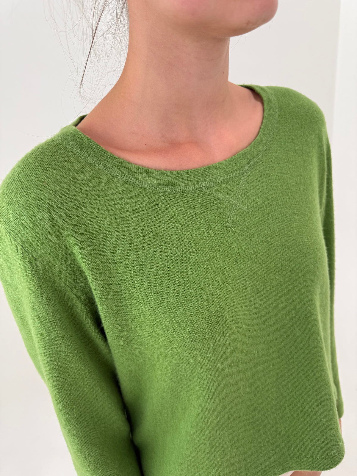 Pulover cu influențe casual verde tare din lana și cașmir petite