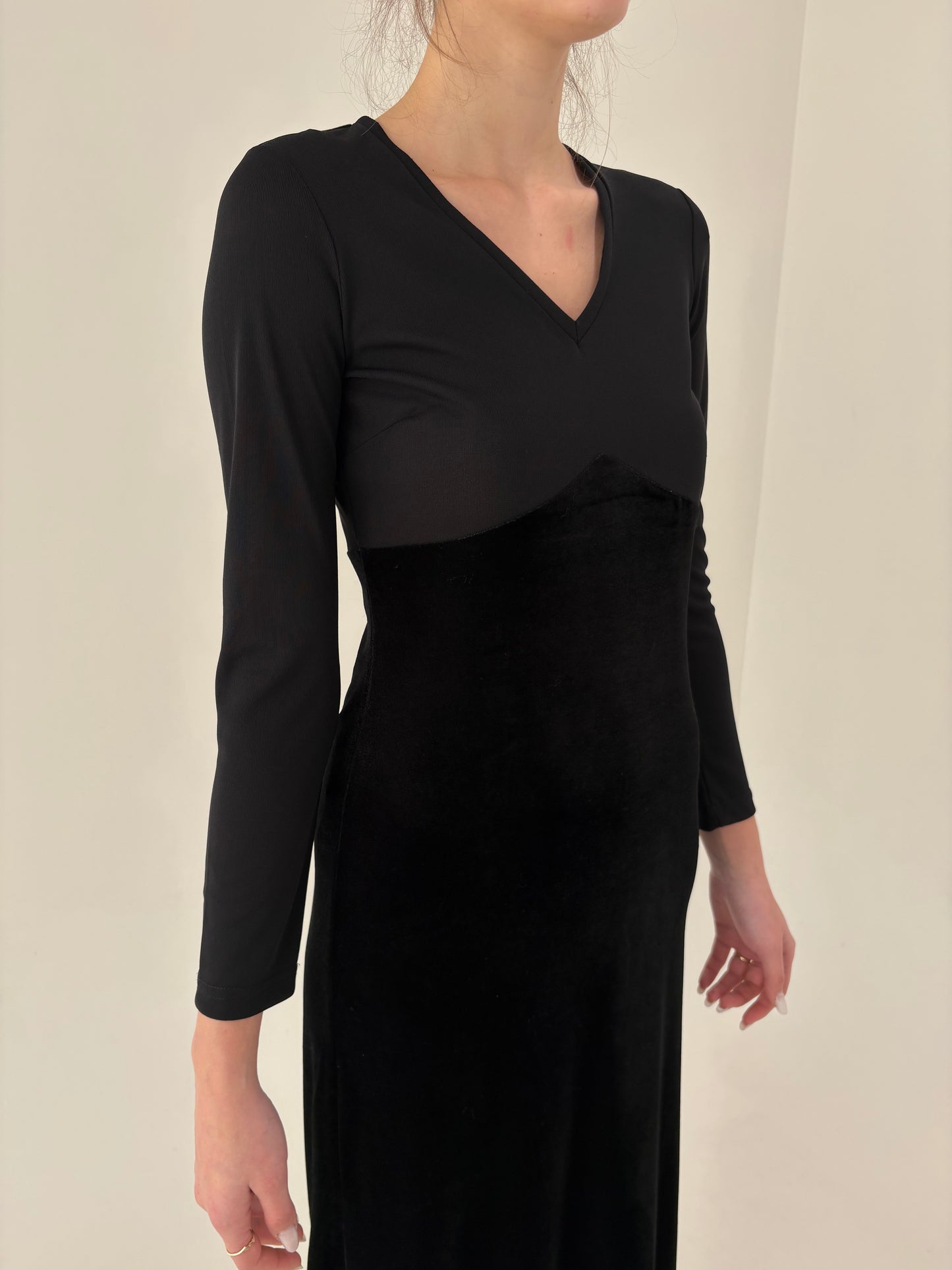 LBD ultra feminin din catifea confort și mesh in croi atemporal