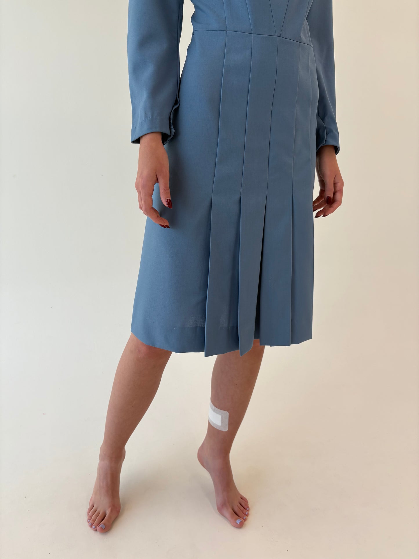 Rochie old vintage început de ani 80 din stofă de lana albastru ciel