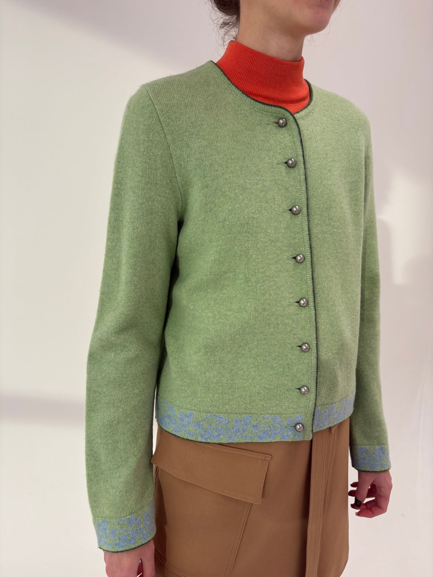 Cardigan tip sacou din lana merino extrafina de gramaj mare