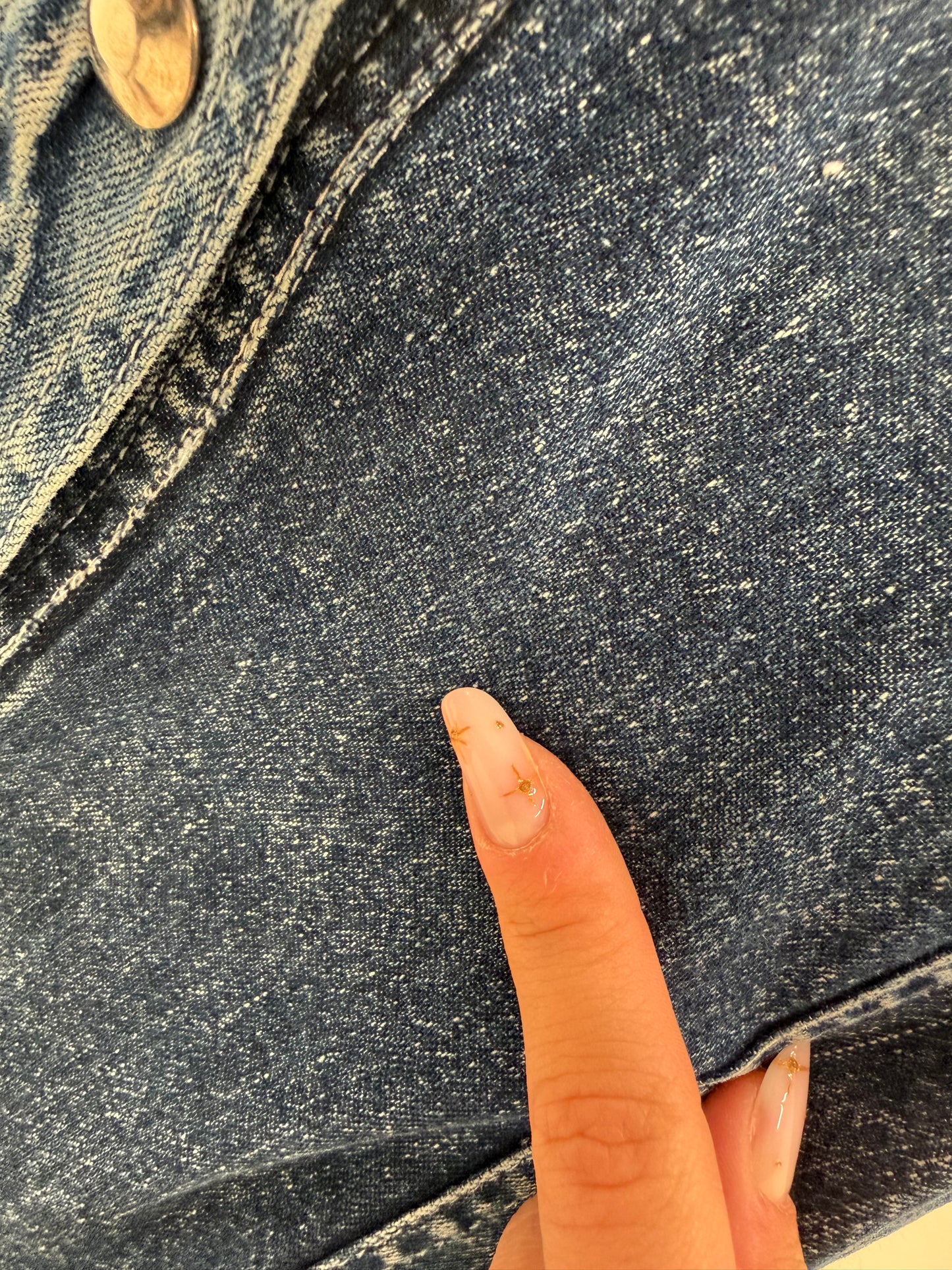 Rochie vintage din jeans cu talie uktra înaltă marcată elastică și broderie
