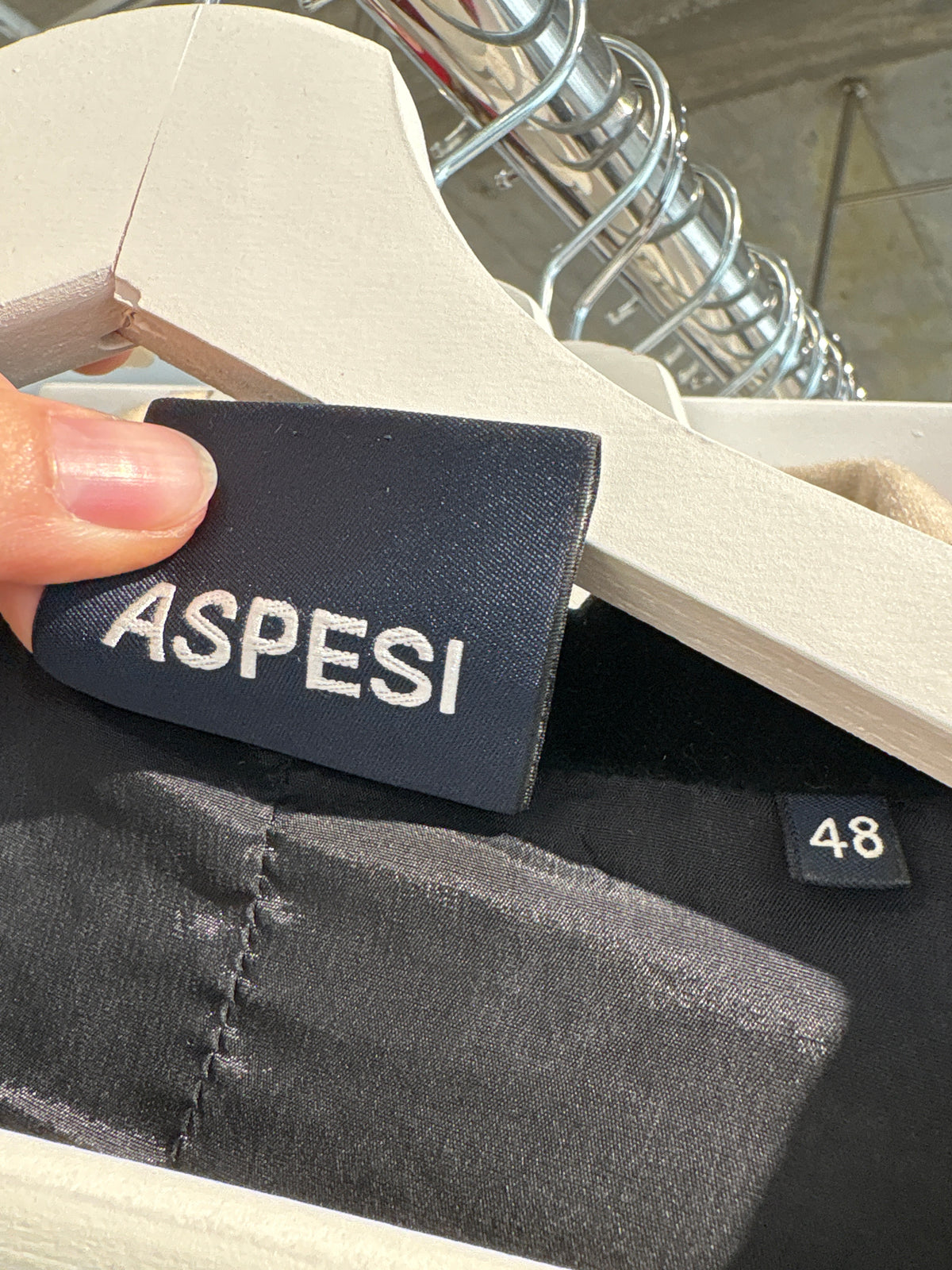Sacou de brand luxury Aspesi din catifea neagră de bumbac și modal în croi cambrat