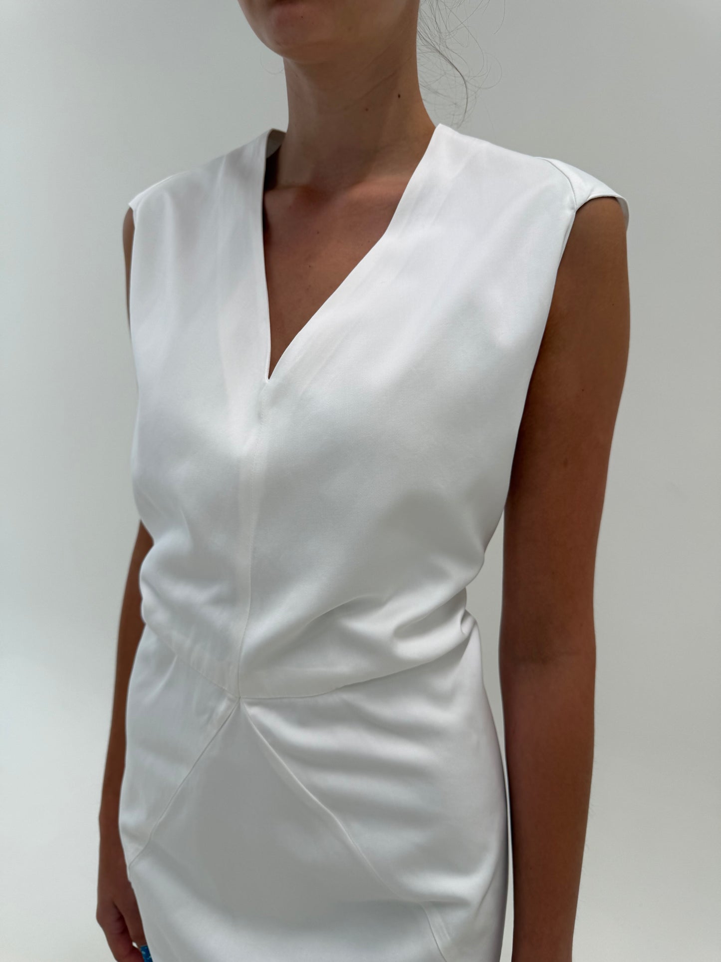 Rochie Escada în croi minimalist din poplin excepțional de bumbac