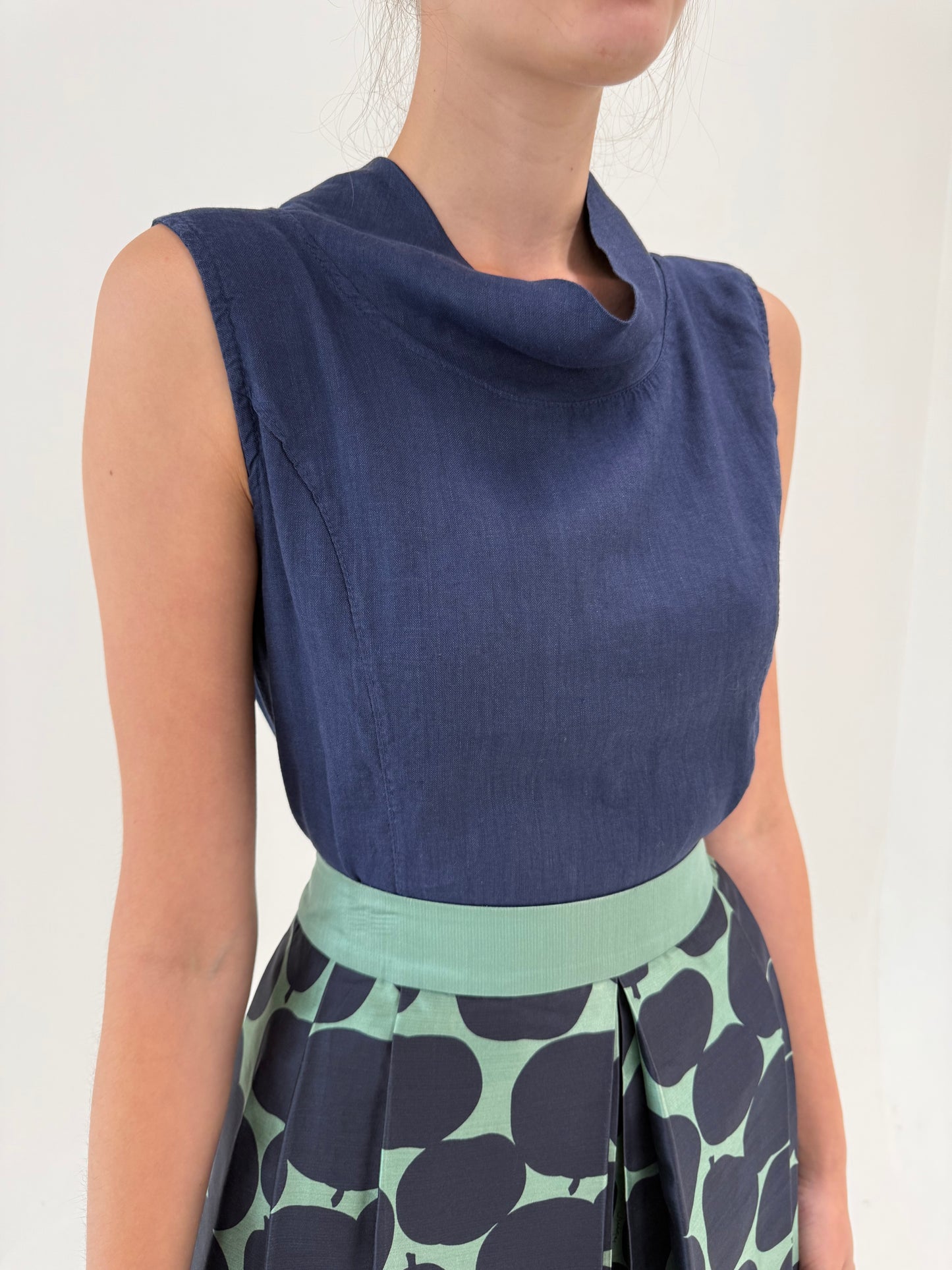 Top italian în croi minimalist Navy Blue din cu decolteu bărcuță