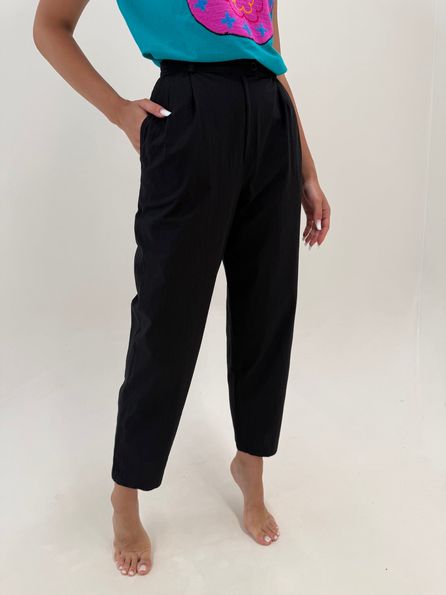 Pantaloni negri tall din pânză de bumbac cu talie ultra înaltă marcată și pense