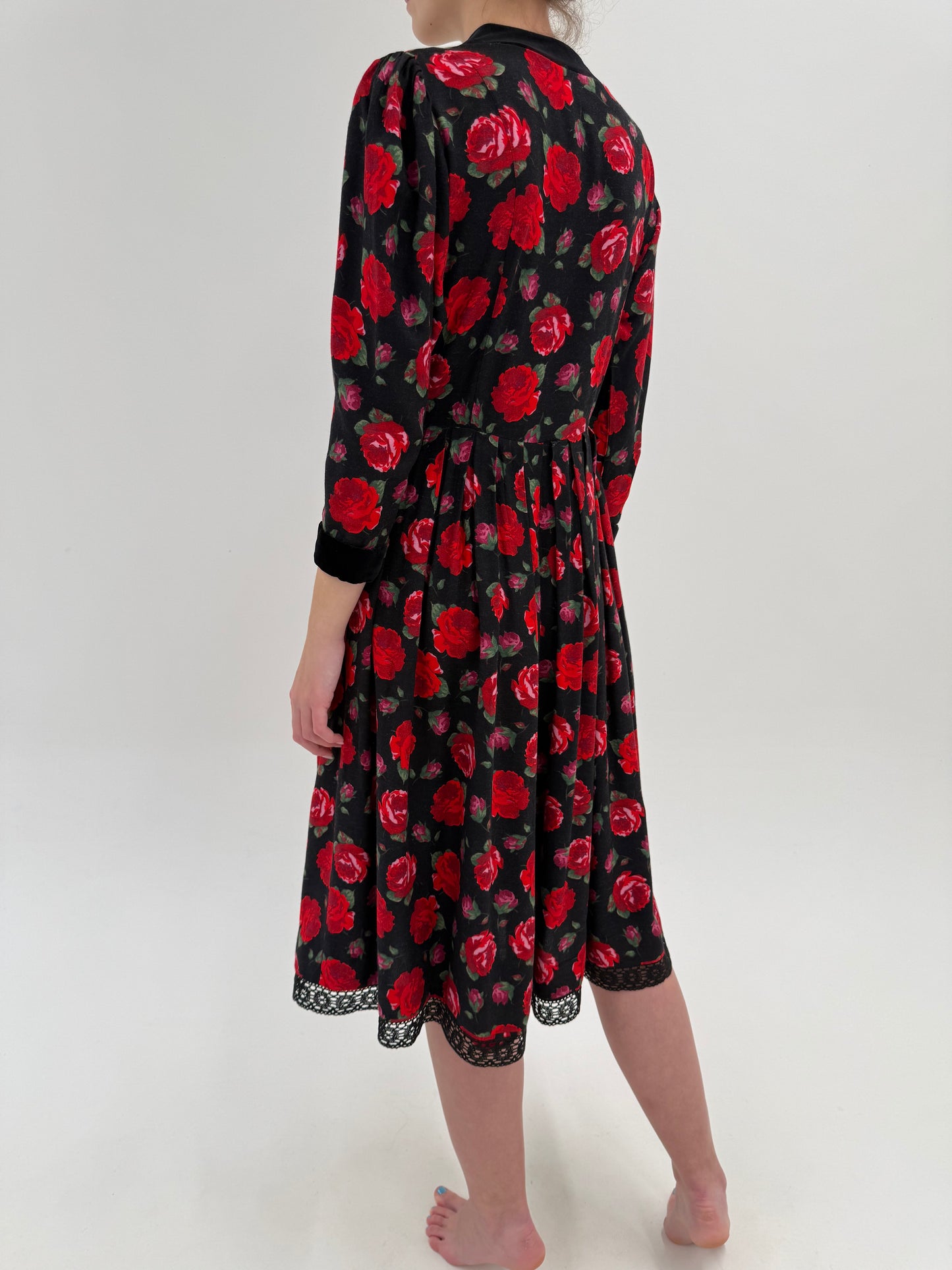 Rochie vintage în stil Dolce & Gabbana din lana extrafina cambrata