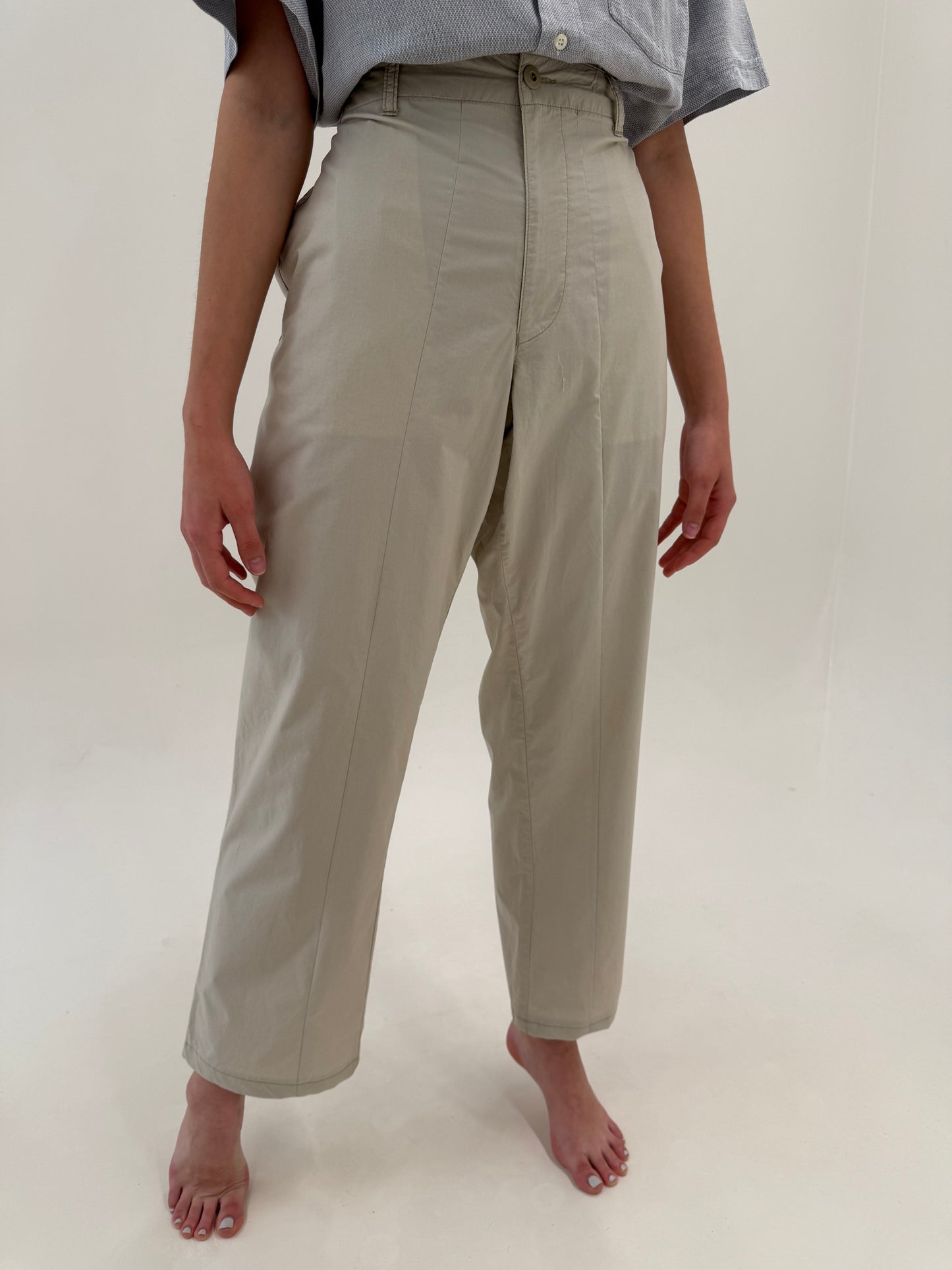 Pantaloni Hugo Boss de vară din poplin excepțional de bumbac sand nude