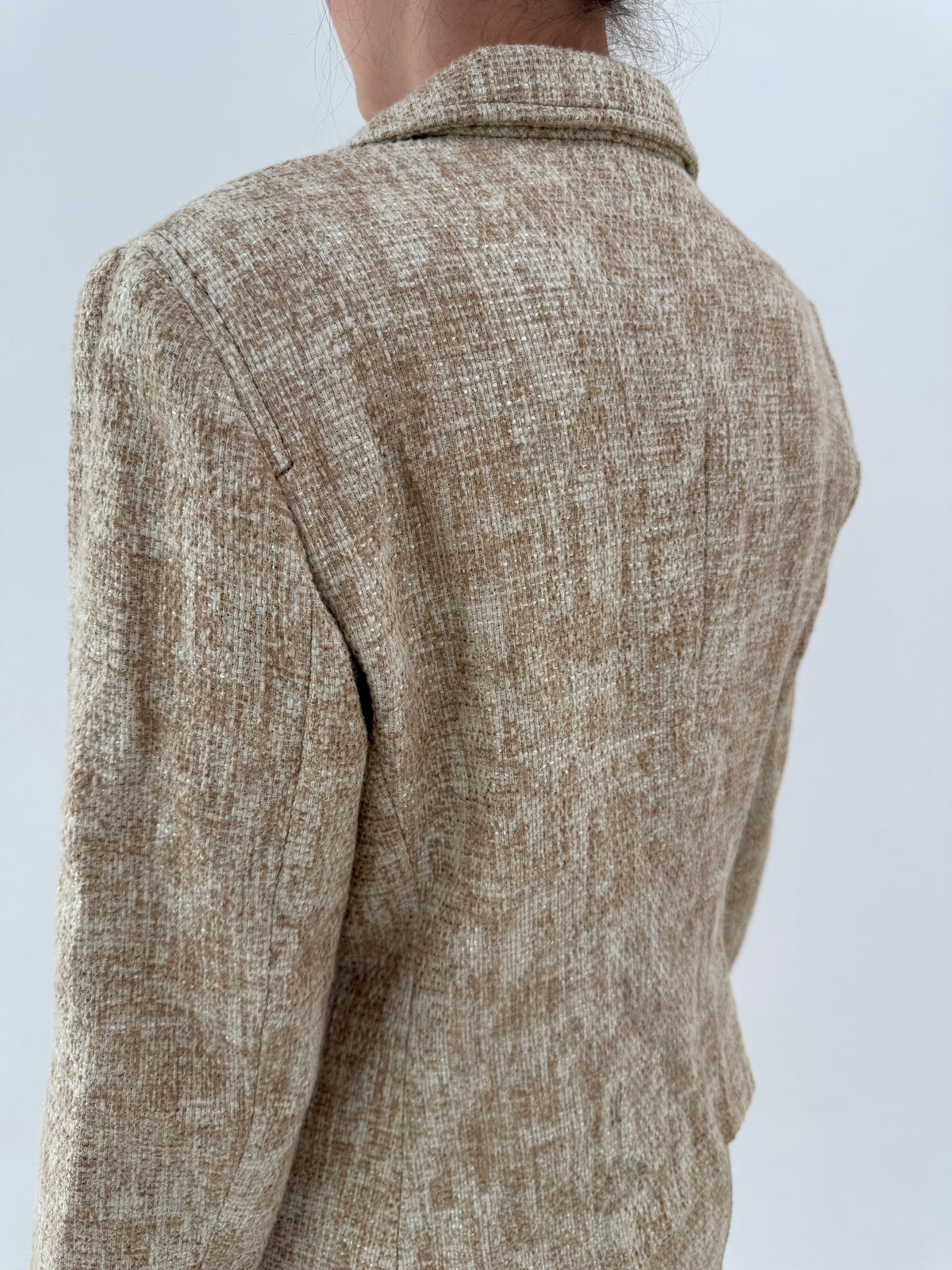 Deux piece in stil Chanel din tweed camel ai ivorie Max&Co by Max Mara