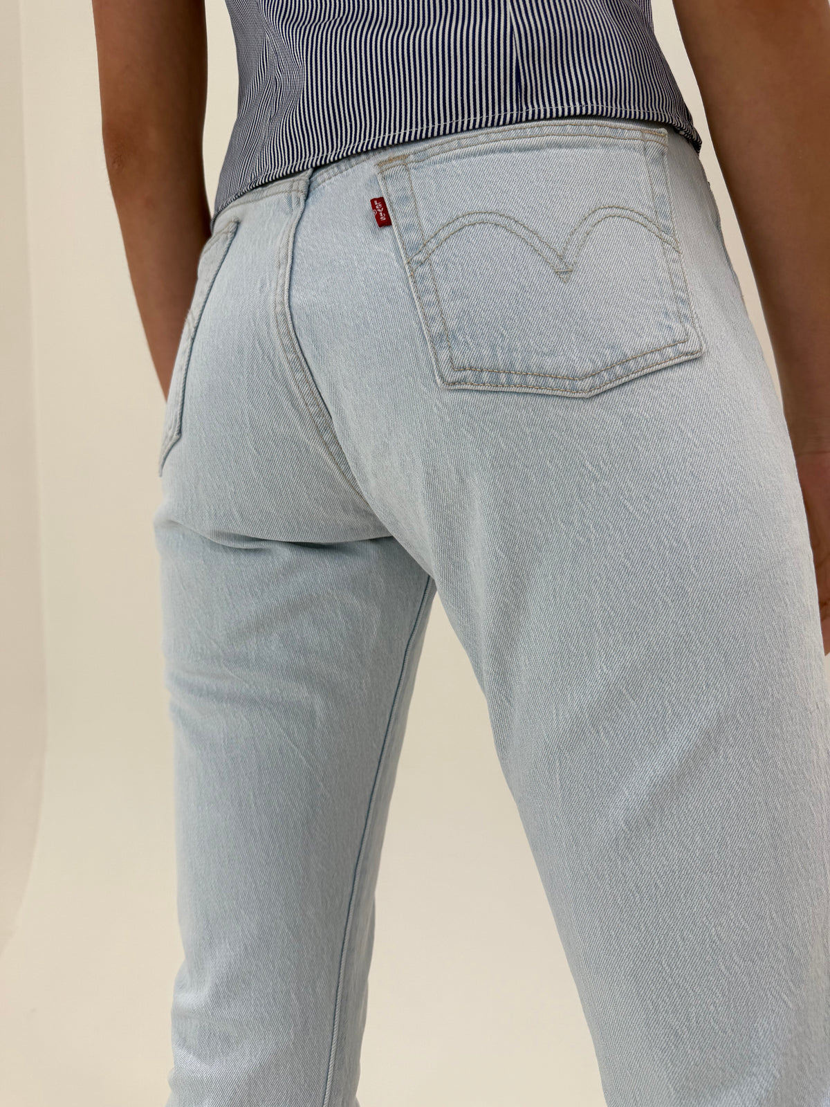 Jeans Levi’s 501 S premium light wash ultra modelatori cu talie înaltă