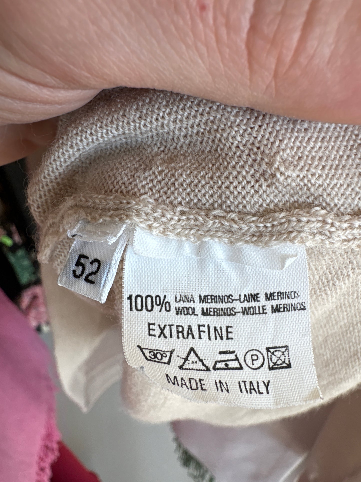 Maleta light nude cu guler sal din lana merino extrafina