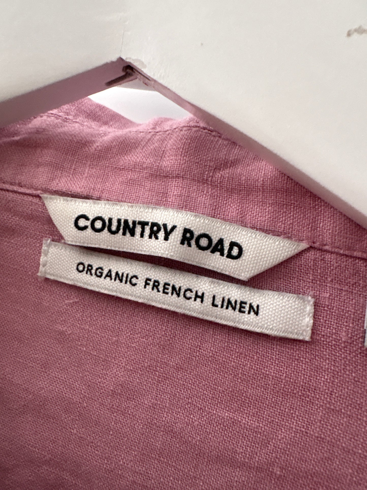 Cămașa din pânză de in dusty rose pink in croi lejer minimalist
