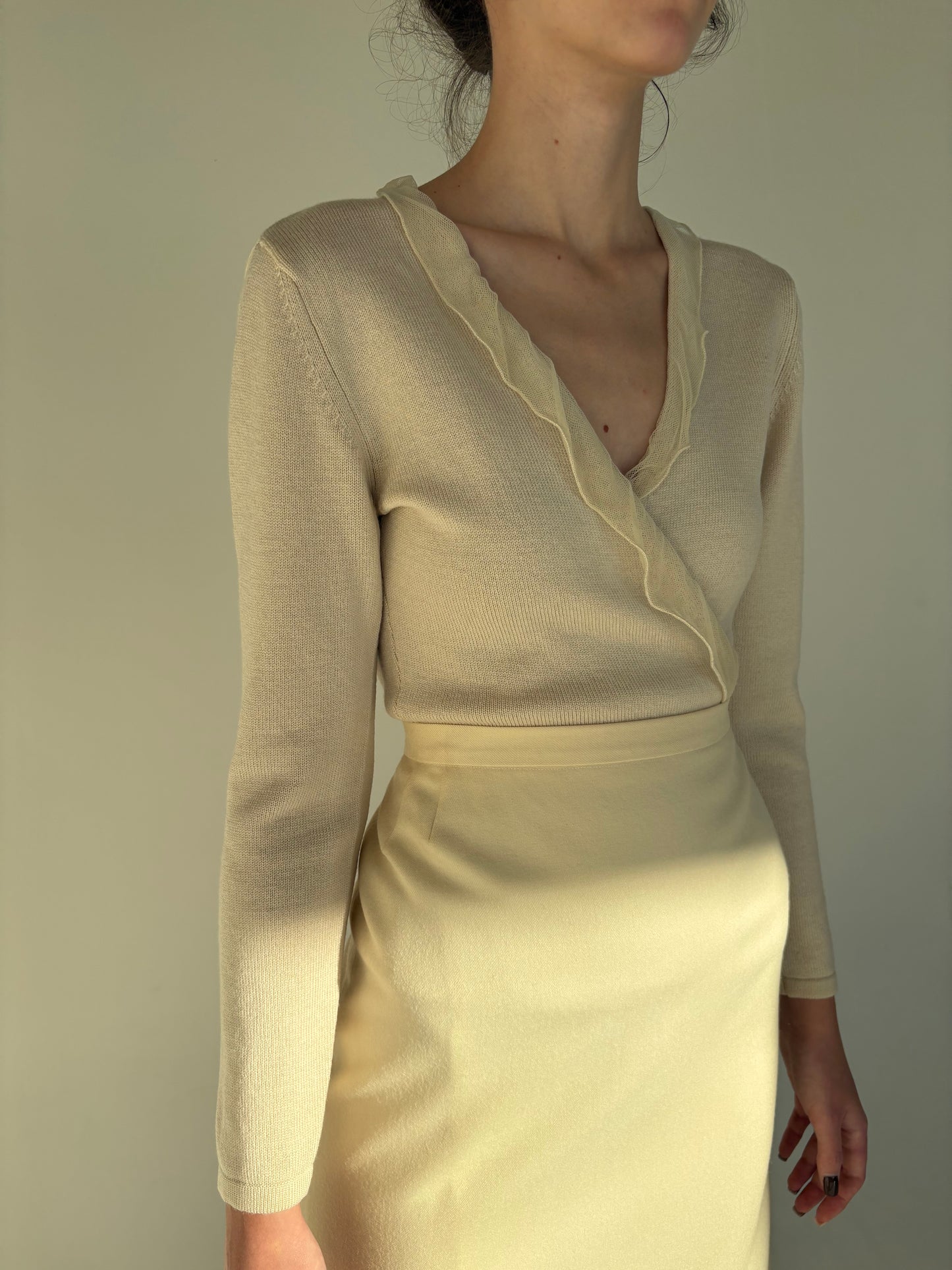 Pulover high end petrecut light nude din lana merino extrafina de gramaj mare