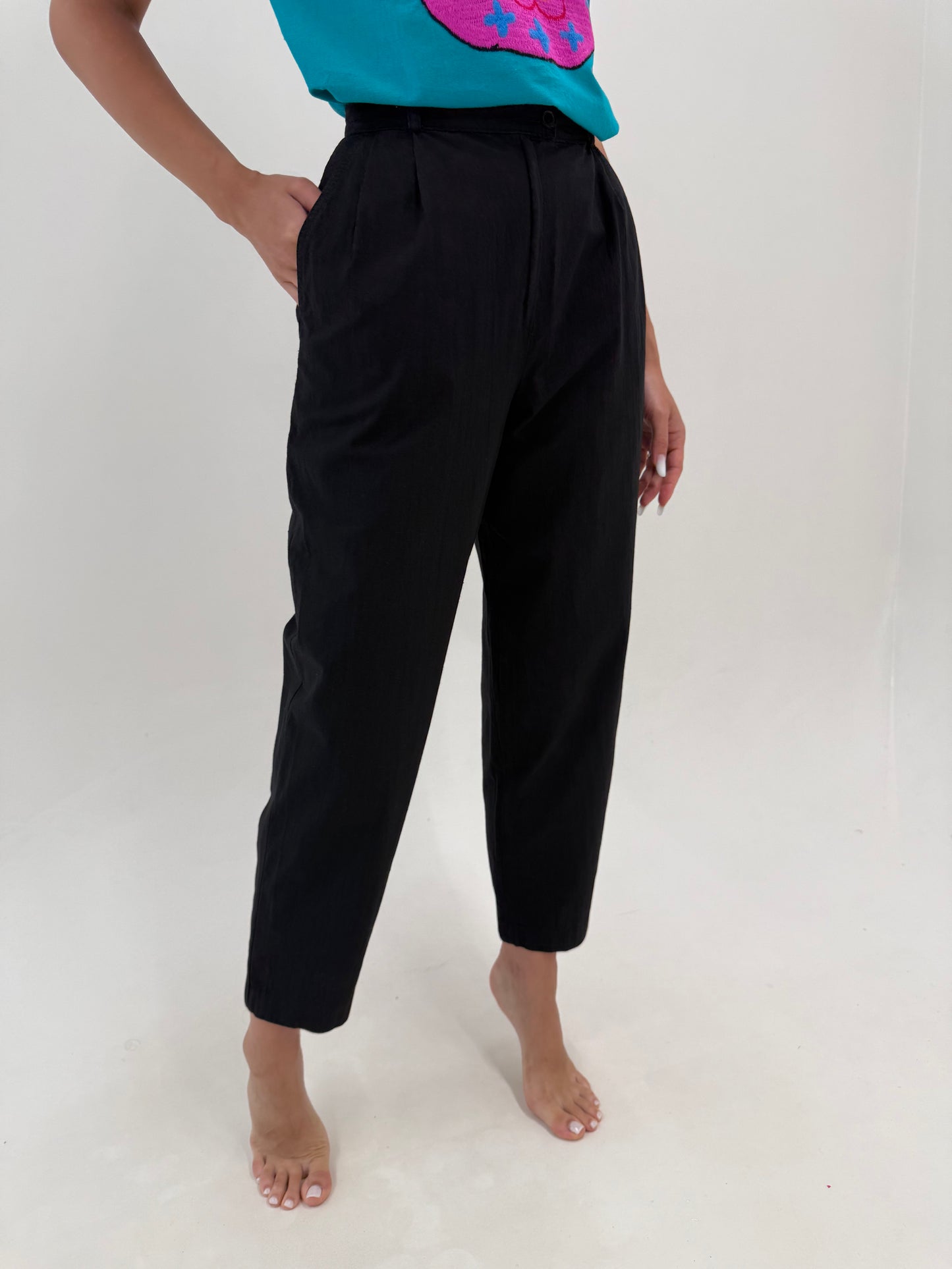 Pantaloni negri tall din pânză de bumbac cu talie ultra înaltă marcată și pense