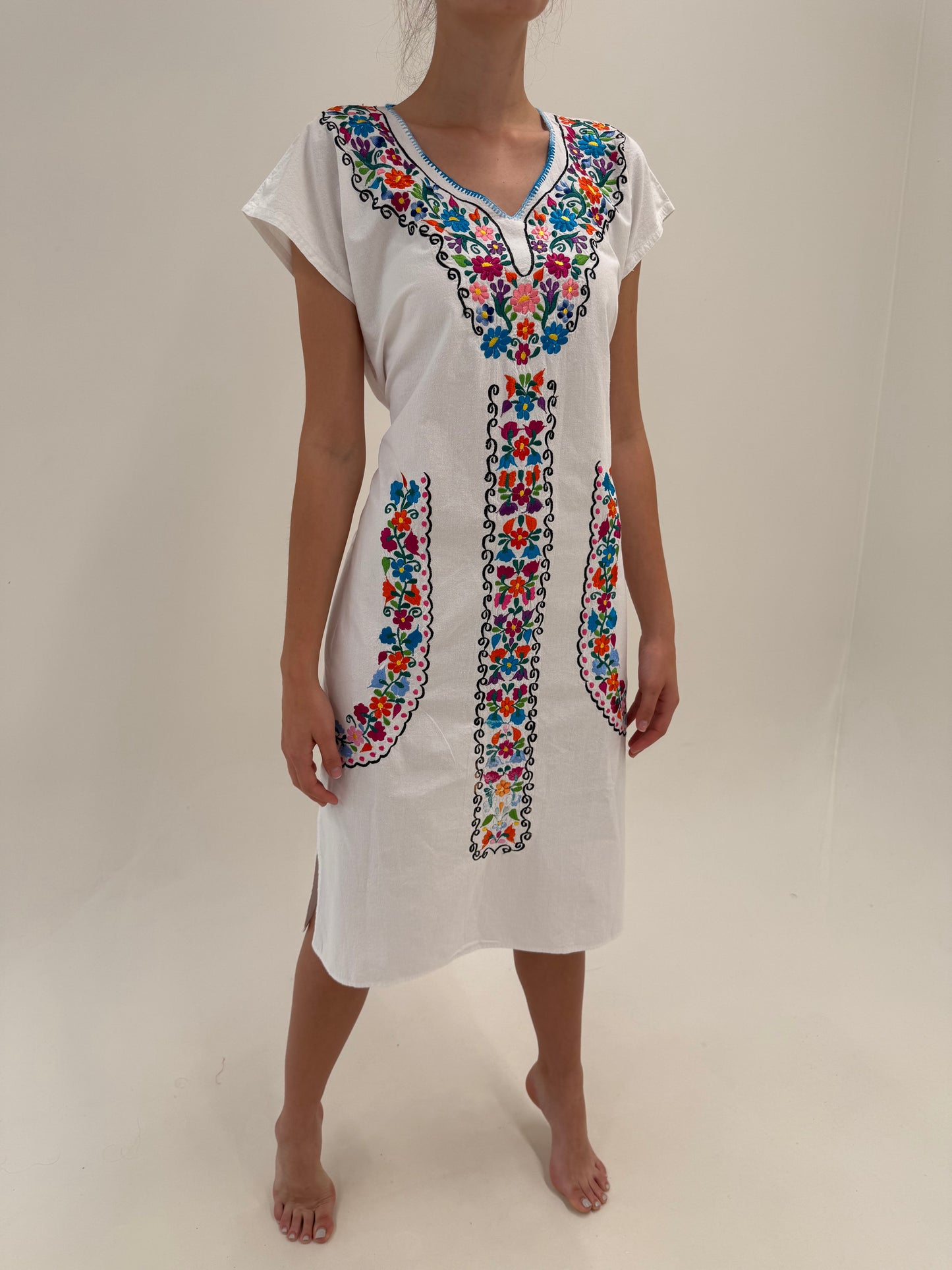 Kaftan vintage bijuterie din pânză cu broderie manuală și talie reglabilă