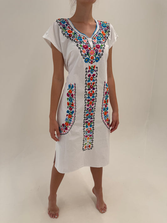 Kaftan vintage bijuterie din pânză cu broderie manuală și talie reglabilă