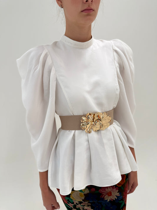 Cămașa spectaculoasă Max Mara din mătase naturală plină cu peplum și umeri cu volum