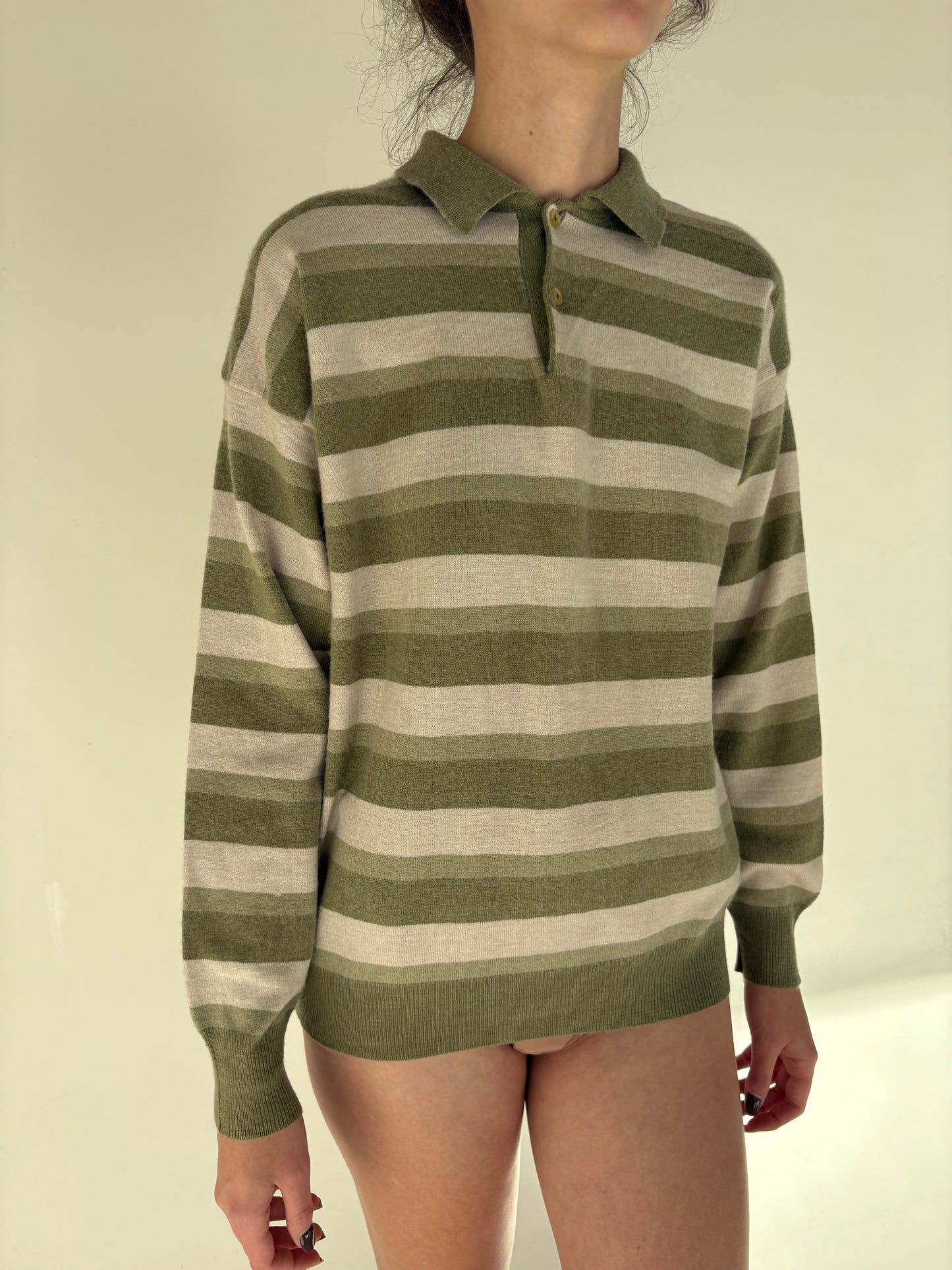 Pulover vintage polo din lana extrafina de gramaj mare și manșete îngustate