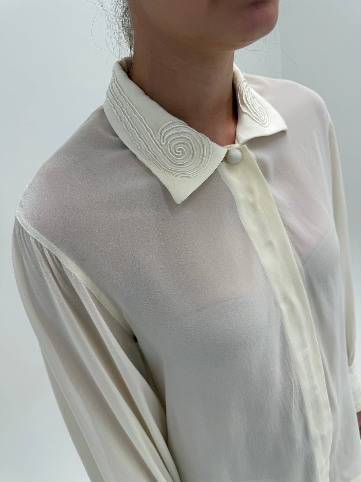 Cămașa vintage excepțională Pierre Cardin cu lucrătură 3D elaborată