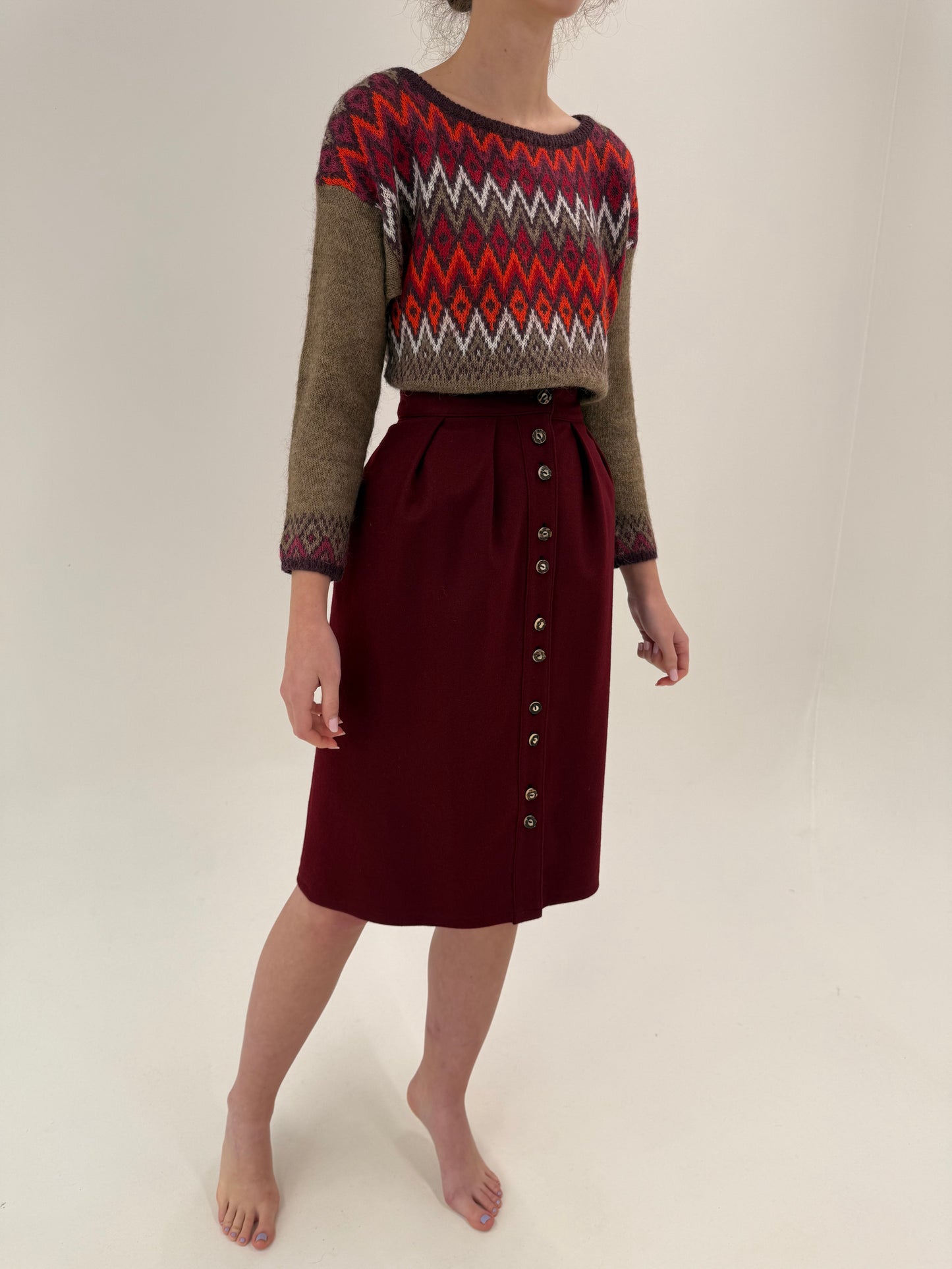 Fustă vintage burgundy din stofă groasă de lana extrafina cu pliuri adânci