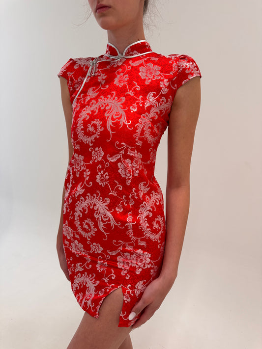 Rochie mini asiatică petite din jacquard de mătase naturală