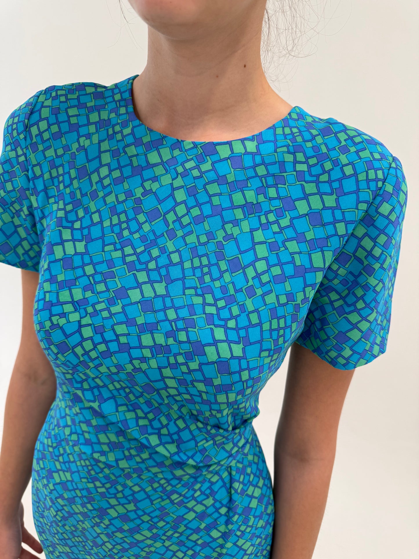 Rochie vintage cu print în stil Pucci cu fronseu în talie și culori superbe