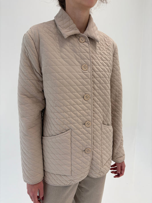 Geacă matlasata camel în croi clasic