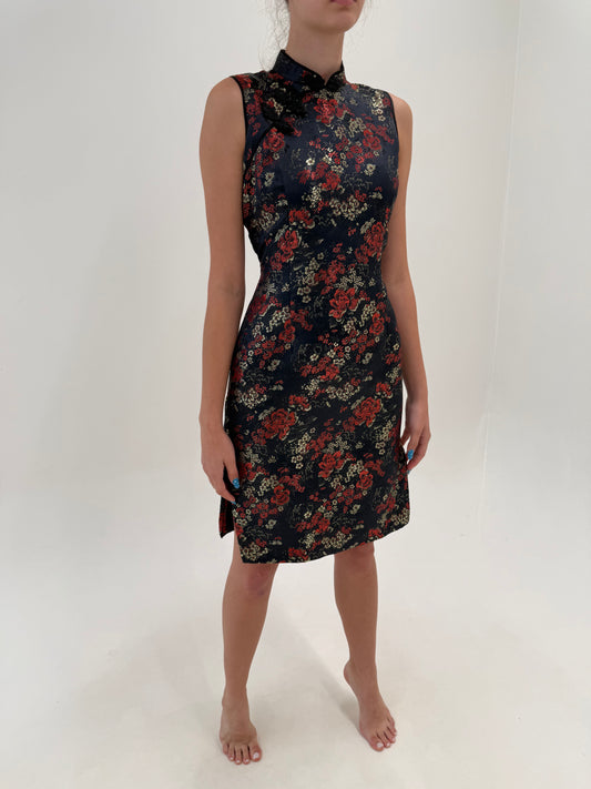 Rochie neagră din jacquard de mătase naturală cu influențe asiatice
