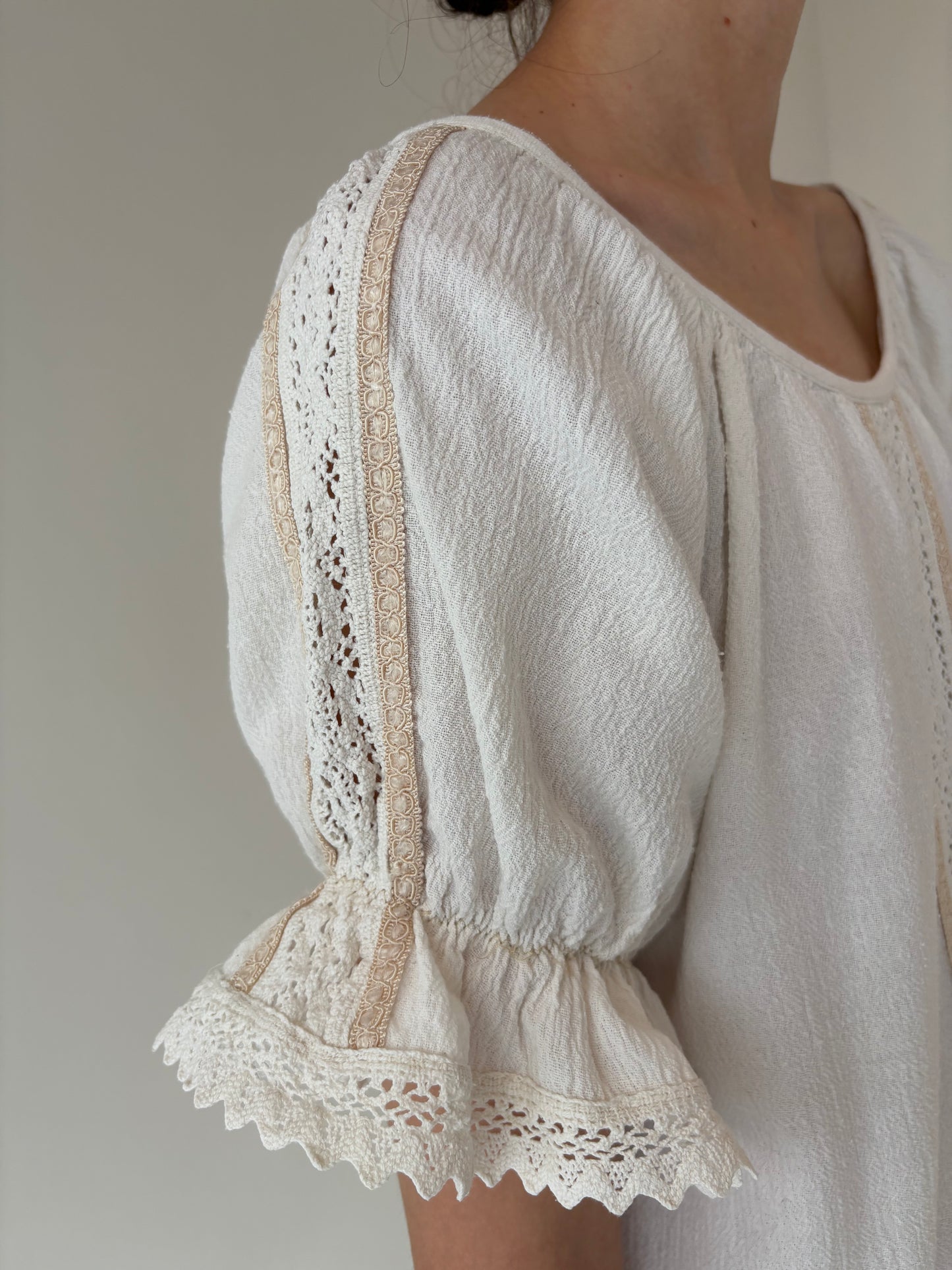Top vintage din pânză excepțională cu dantelă macrame lucrată manual
