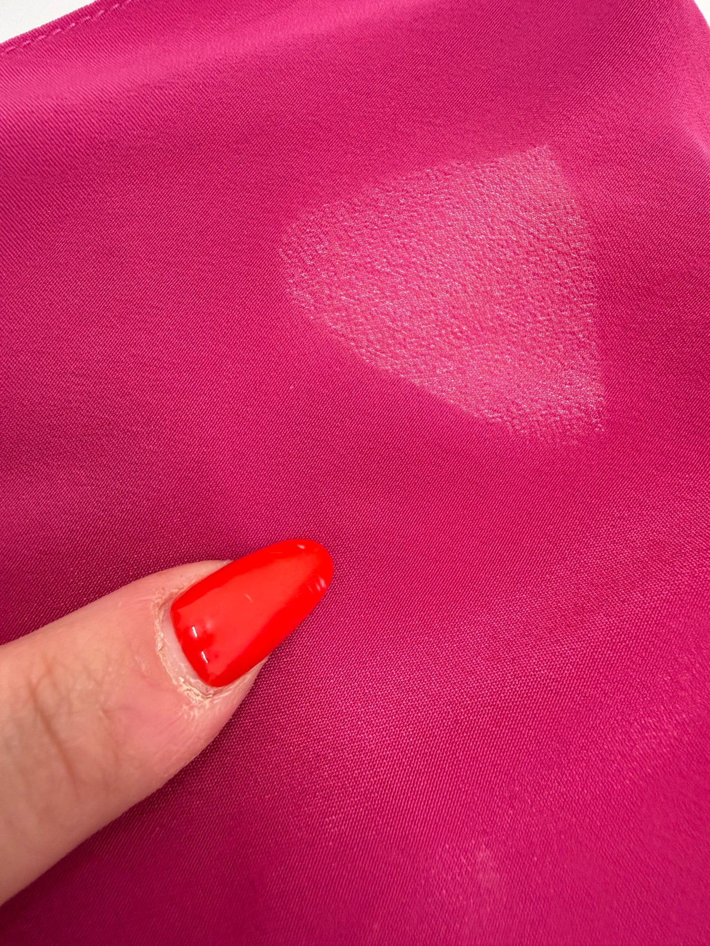 Top fucsia cu decolteu drapat din mătase naturală