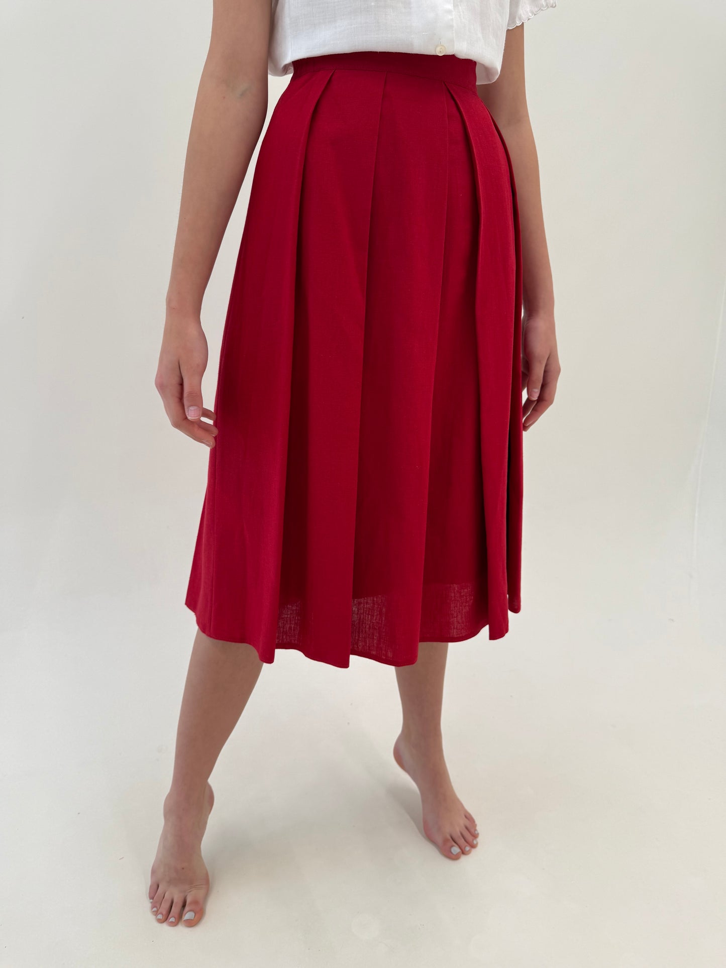 Fustă vintage plisata din pânză grea dark cherry red cu talie ultra înaltă