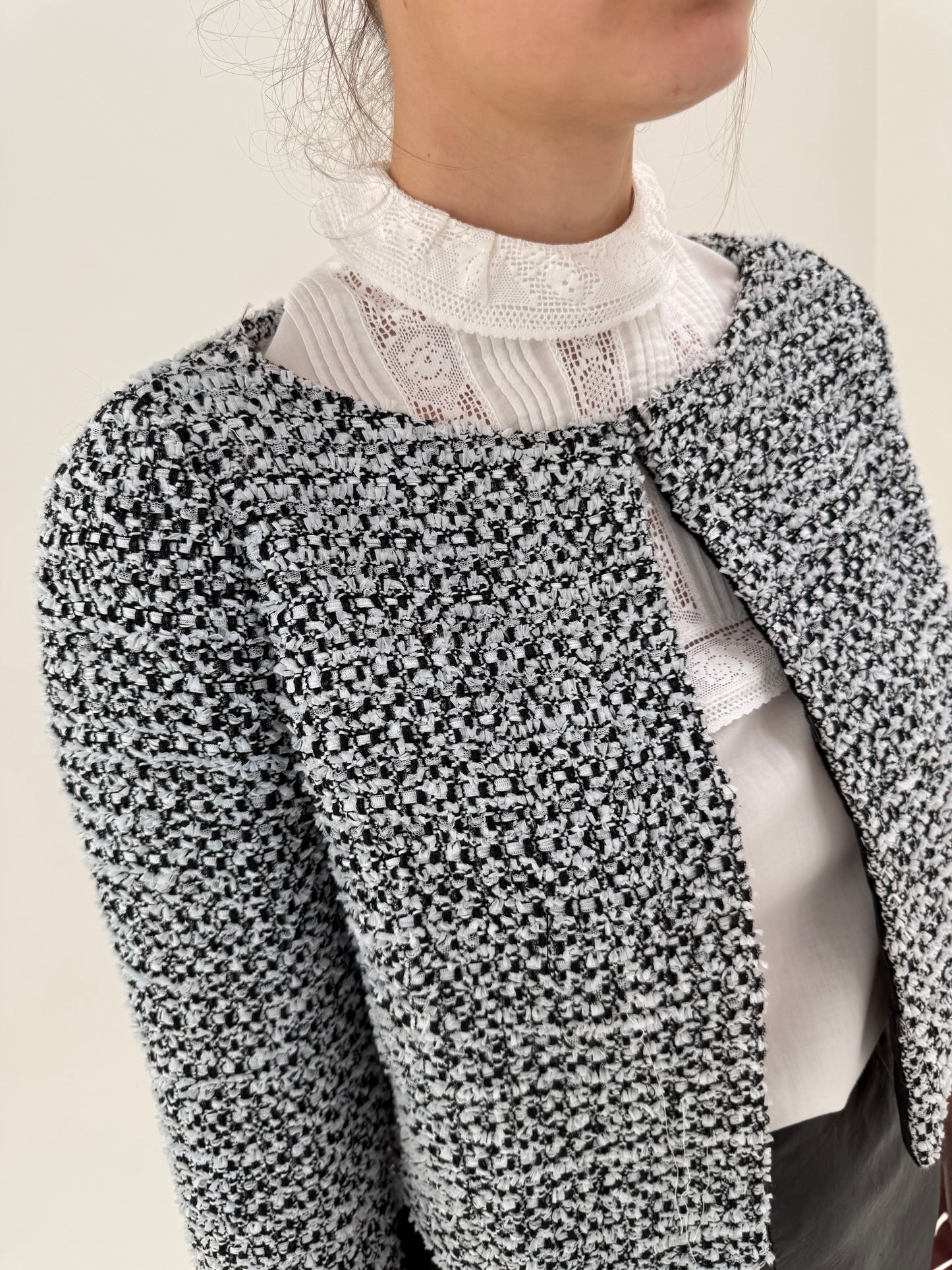 Sacou Max Mara cu căptușeală de mătase naturală alb negru în croi chic minimalist