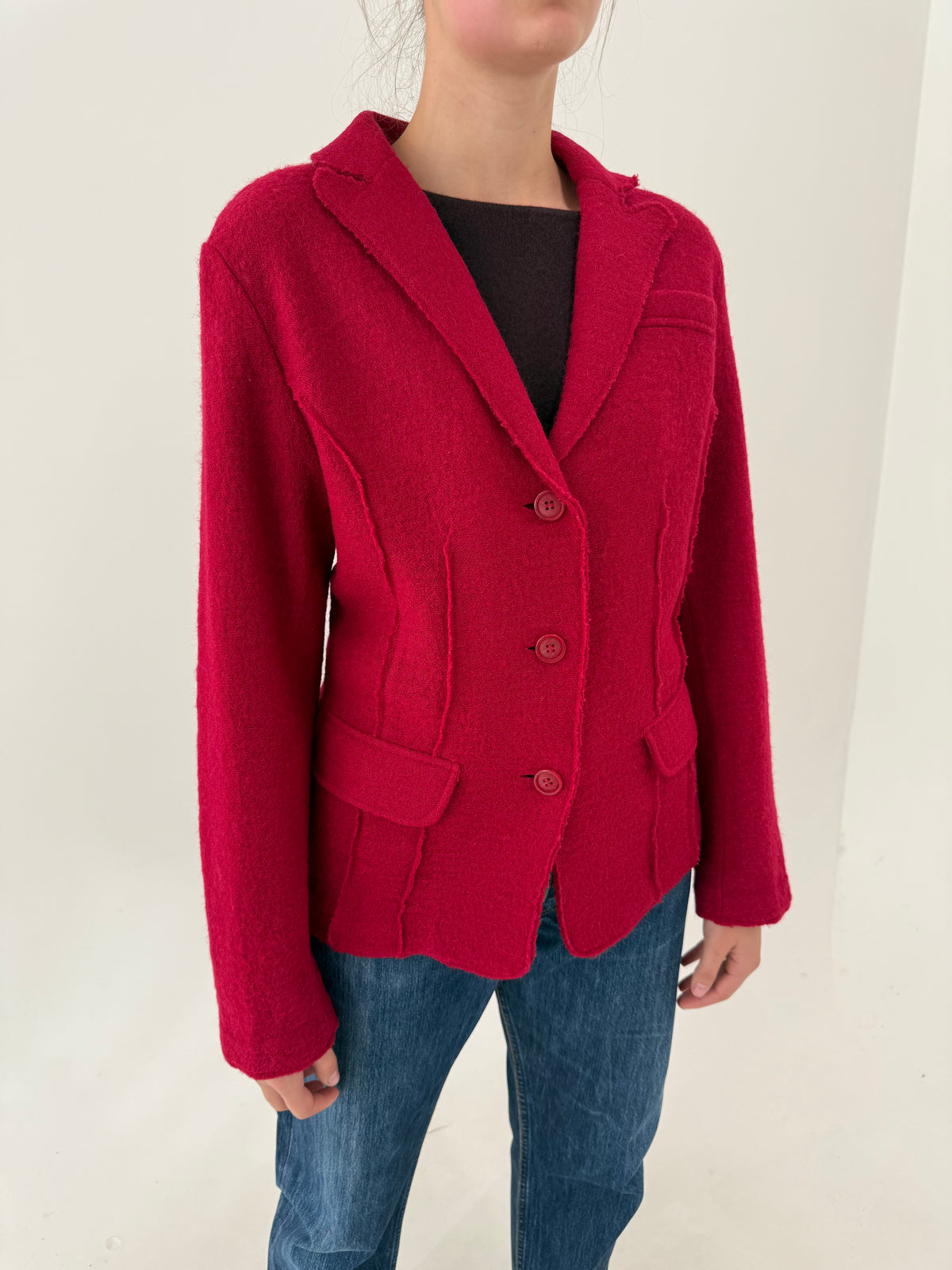 Sacou raspberry red din boiled wool un croi ușor cambrat