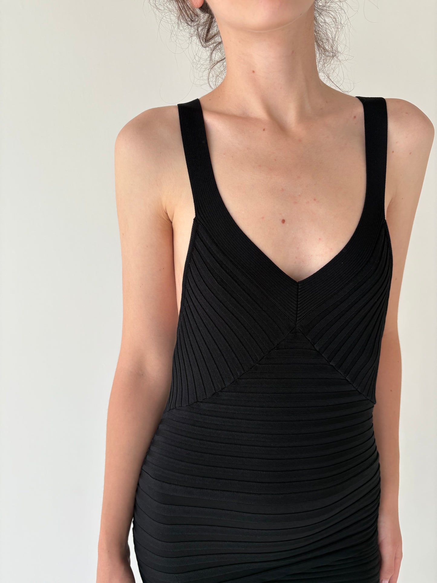 LBD bandaj Guess gama upscale Marciano