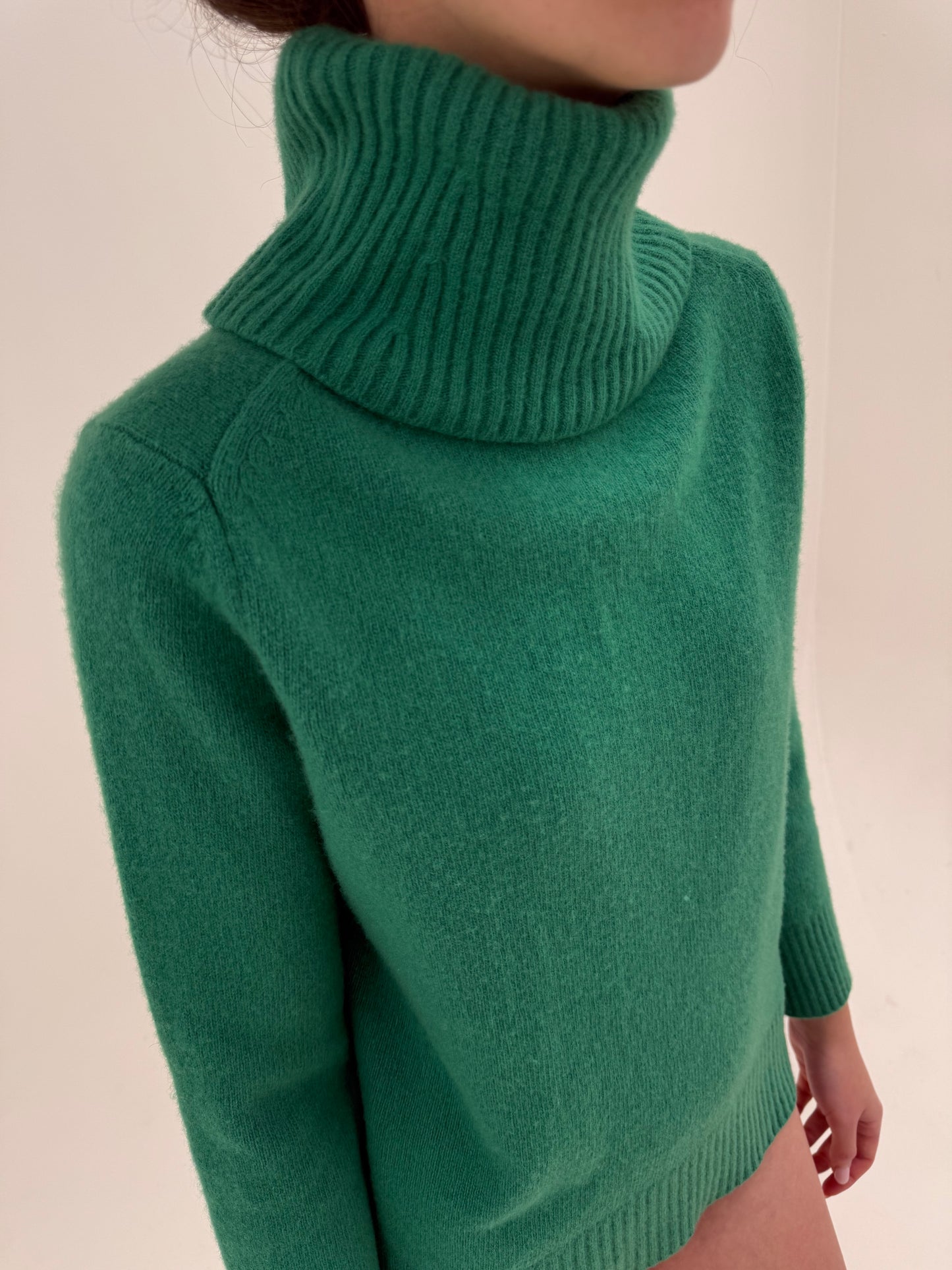 Maleta petite verde smarald din lana plină extrafina de gramaj mare