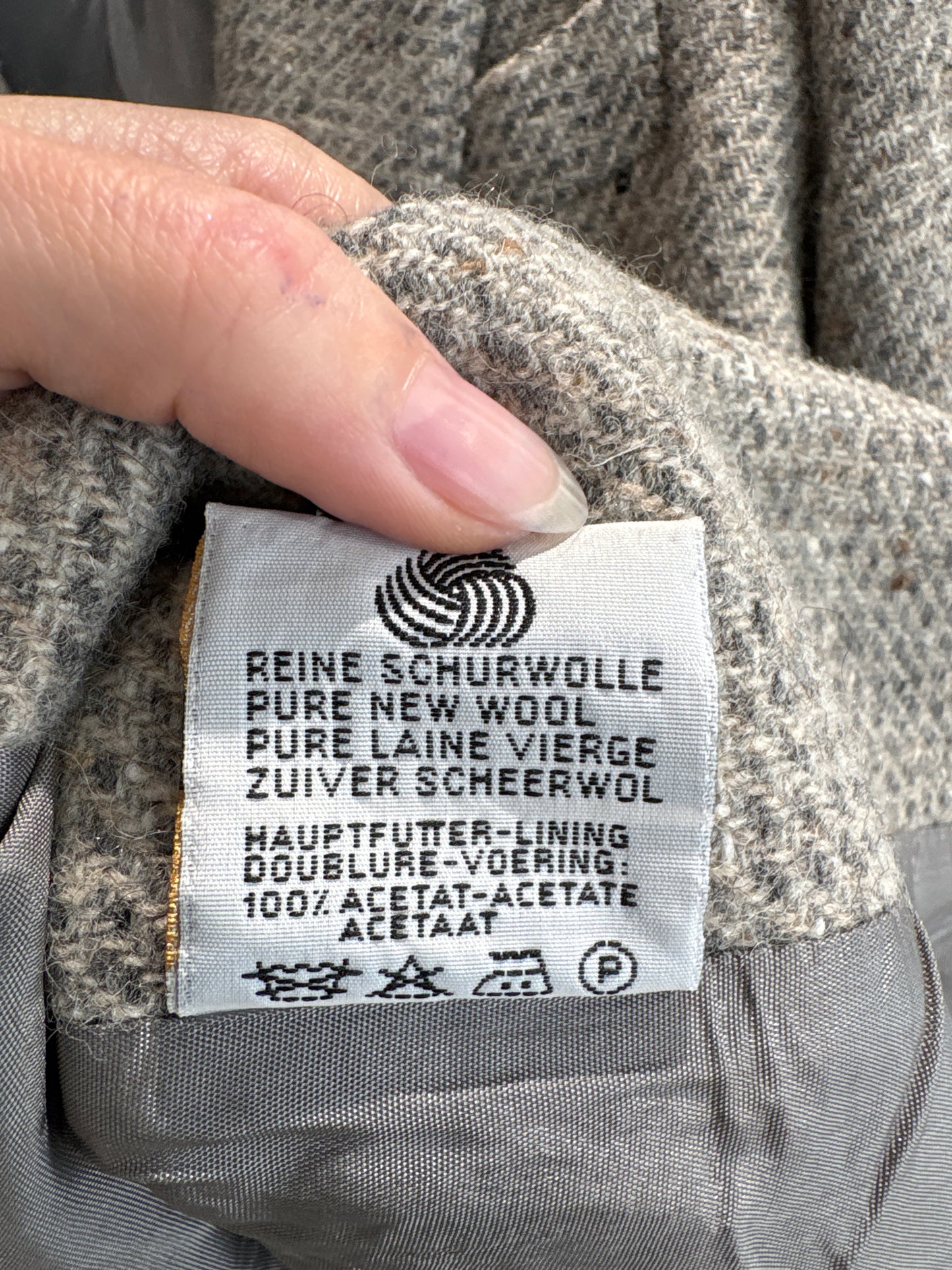 Sacou cambrat din tweed gros de lana certificată warm gray