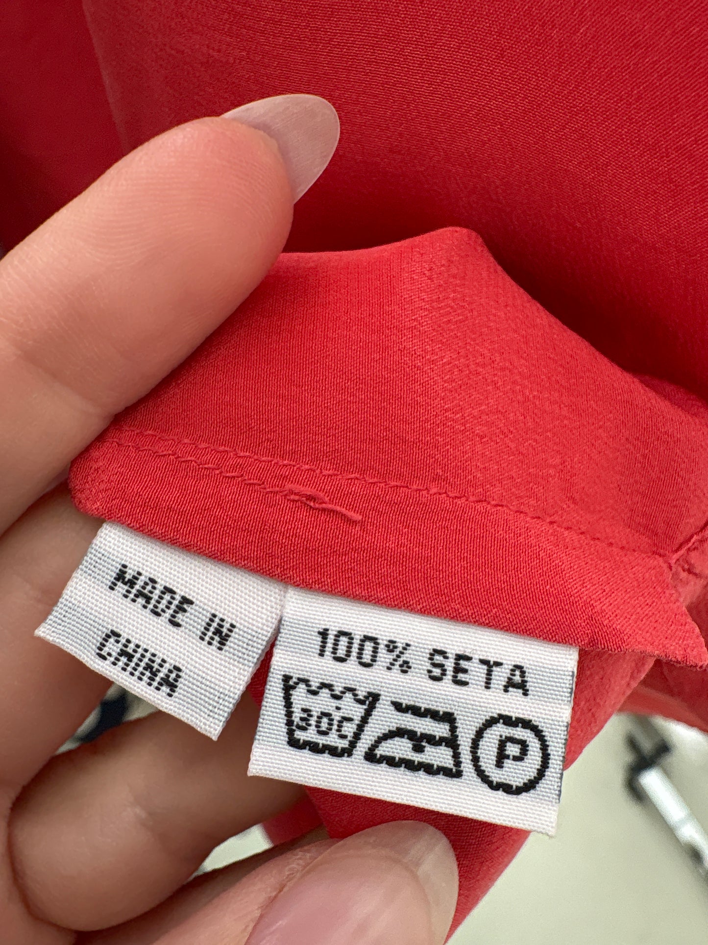 Top coral red din mătase matuala în croi minimalist