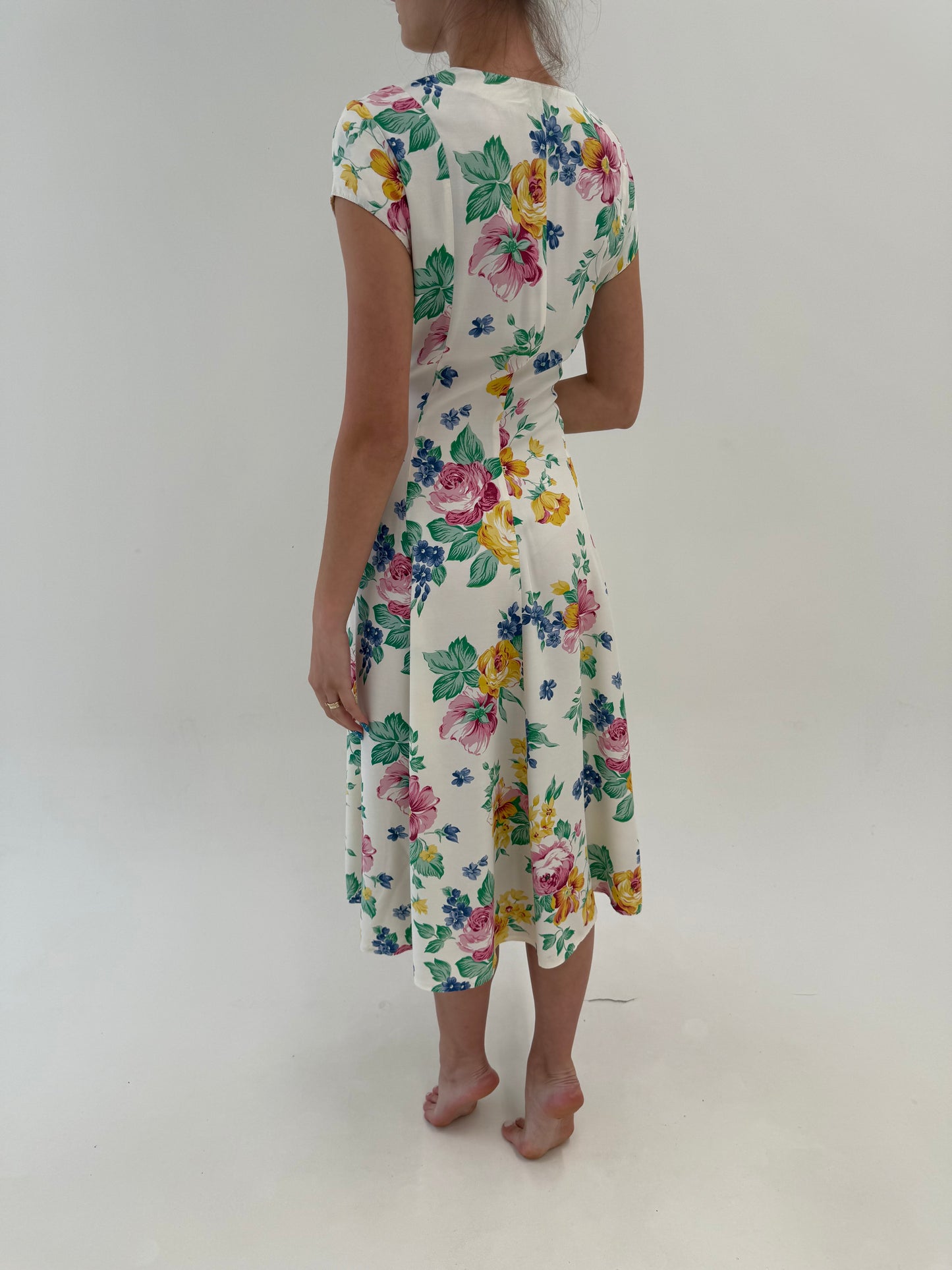 Rochie vintage maxi cu talie cambrata super vaporoasă și print floral superb