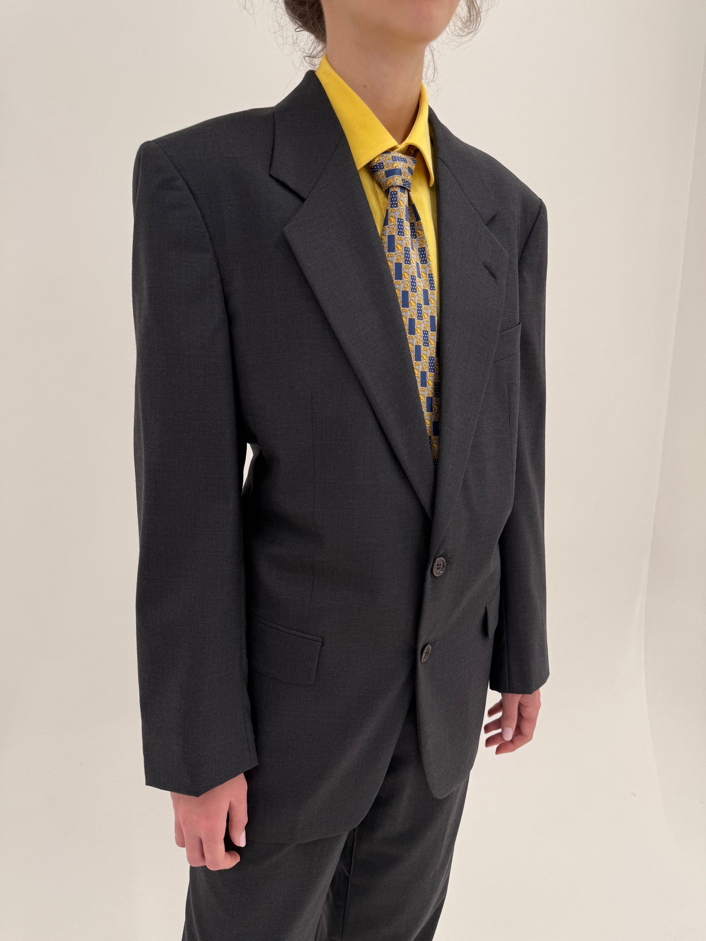 Costum Valentino în croi actual din lana extrafina