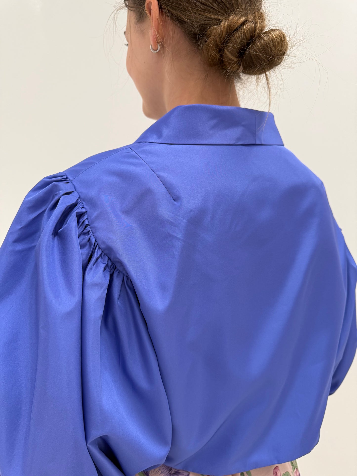 Sacou spectaculos din tafta cornflower blue cu mâneci bufante