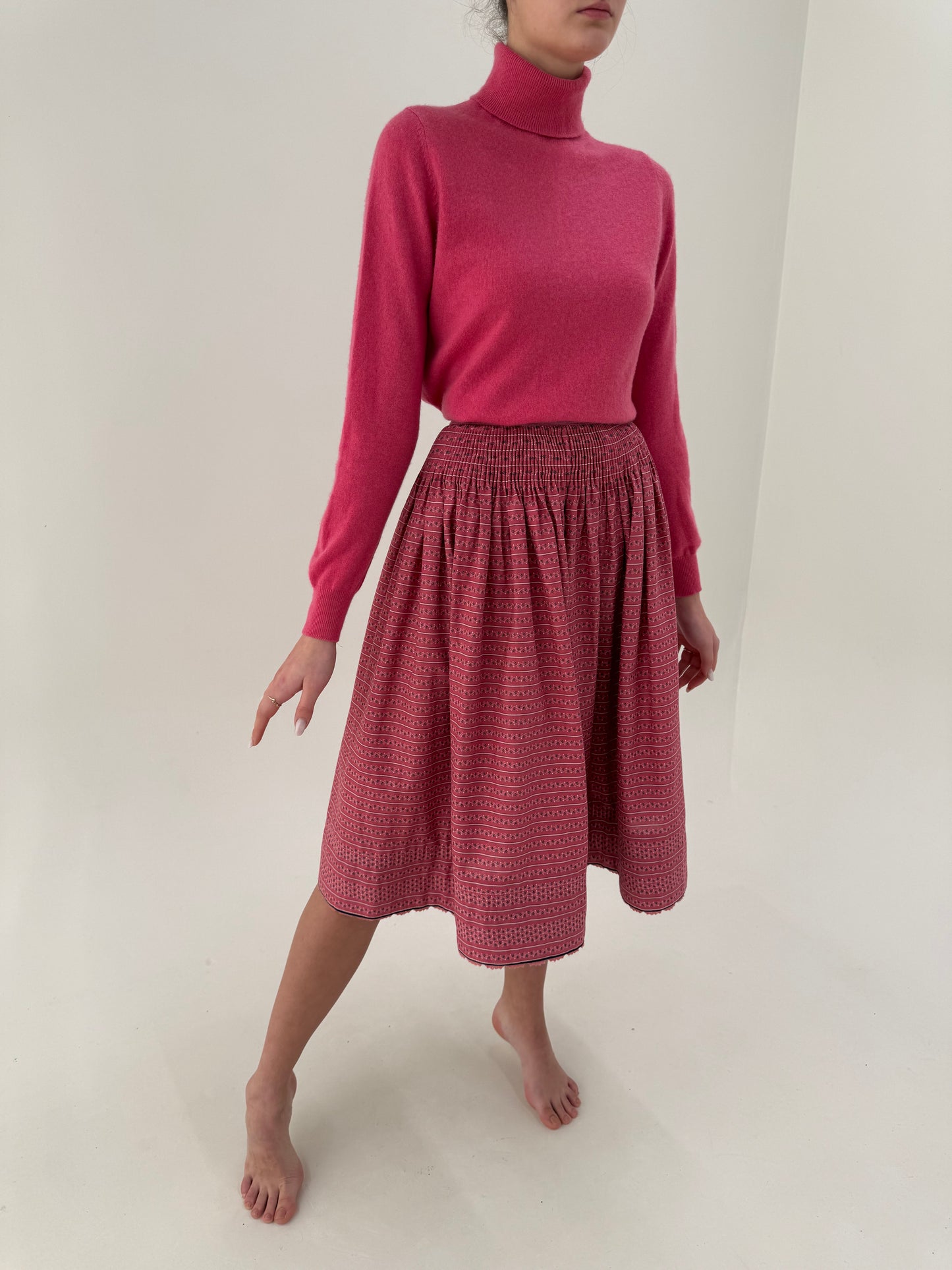 Fustă vintage din pânză extrem de amplă cu lucrătură manuală