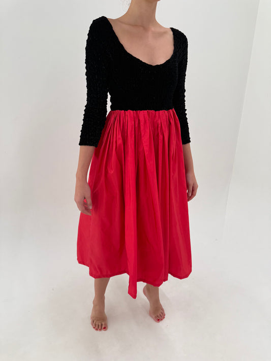 Rochie old vintage în croi de ani 50 cu bust din catifea si tafta de mătase naturală