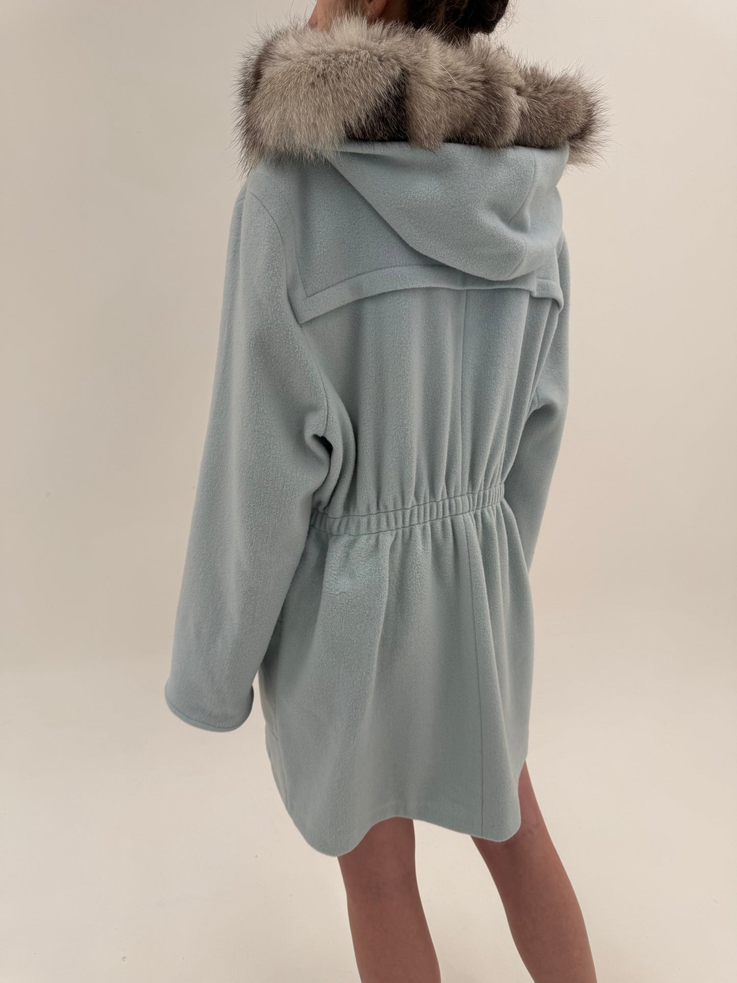 Parka vintage baby blue cu blană de vulpe argintie din lana excepțională