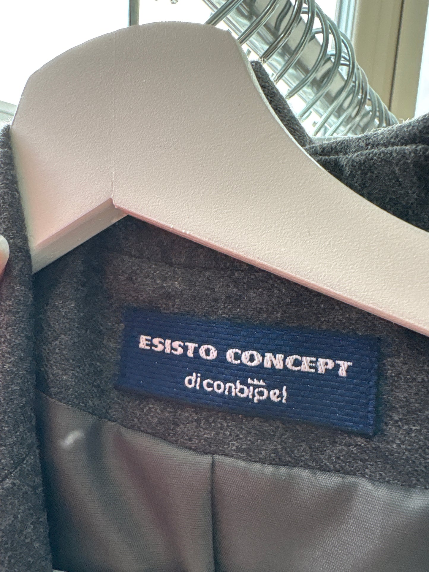 Sacou petite italian în croi lung ușor cambrat din lana certificată extrafina