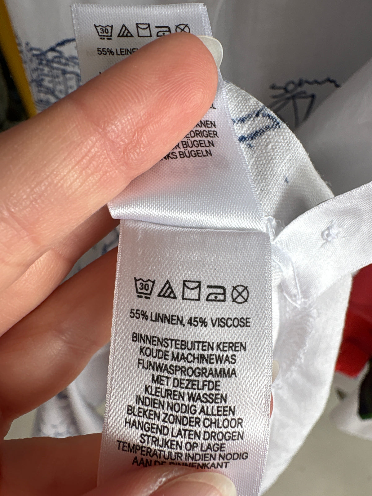 Rochie maxi din pânză cu print albastru cerneală și buzunare