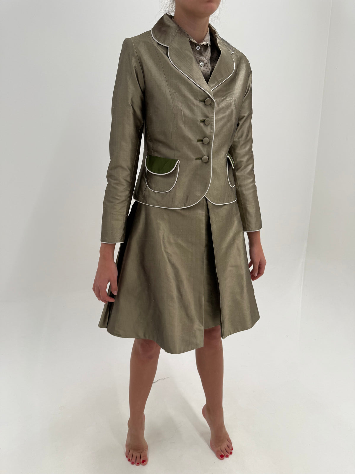 Costum din țesătură groasă de mătase naturală perlata Sage green