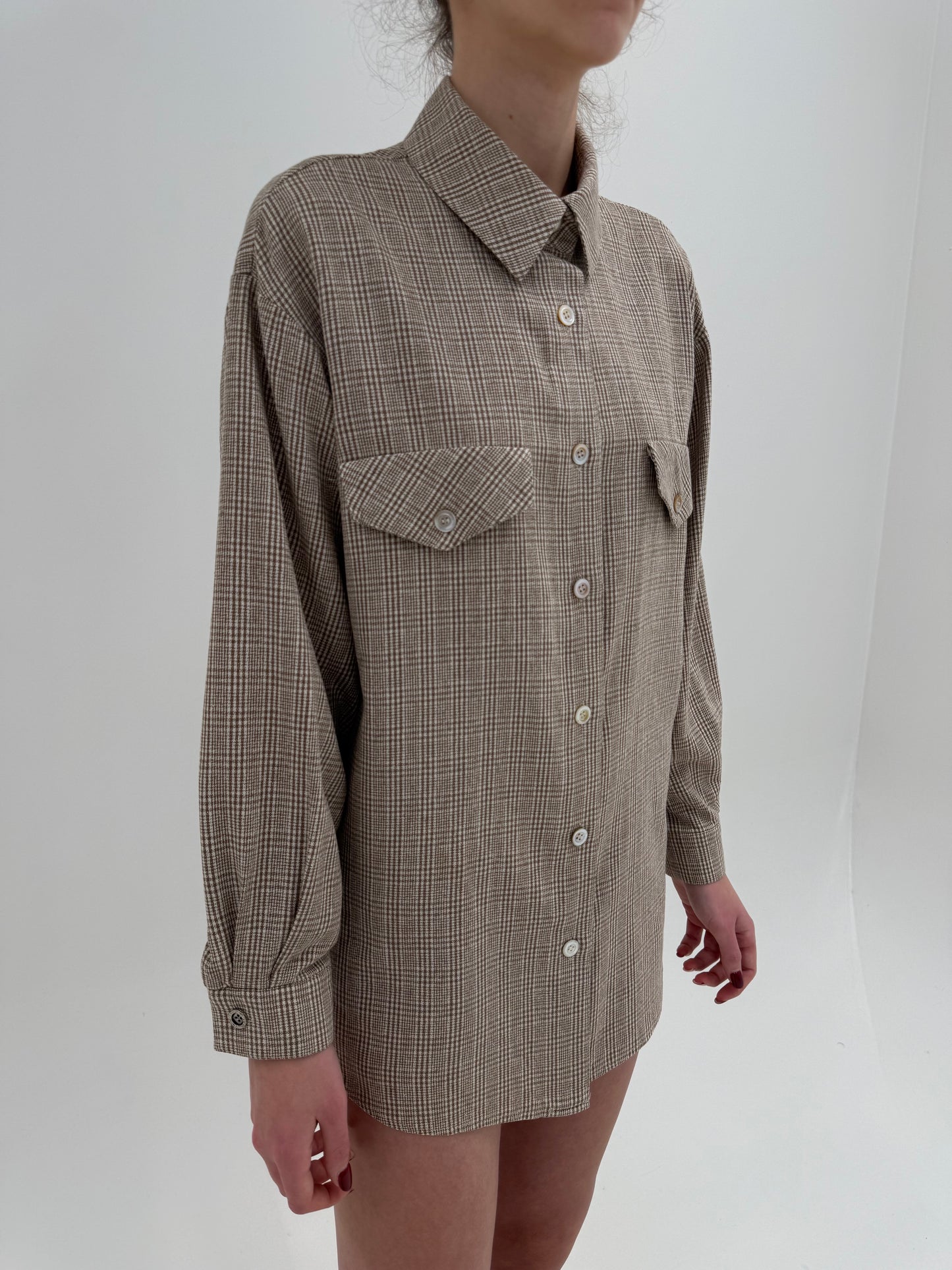 Cămașa groasă din mătase naturală raw în carouri