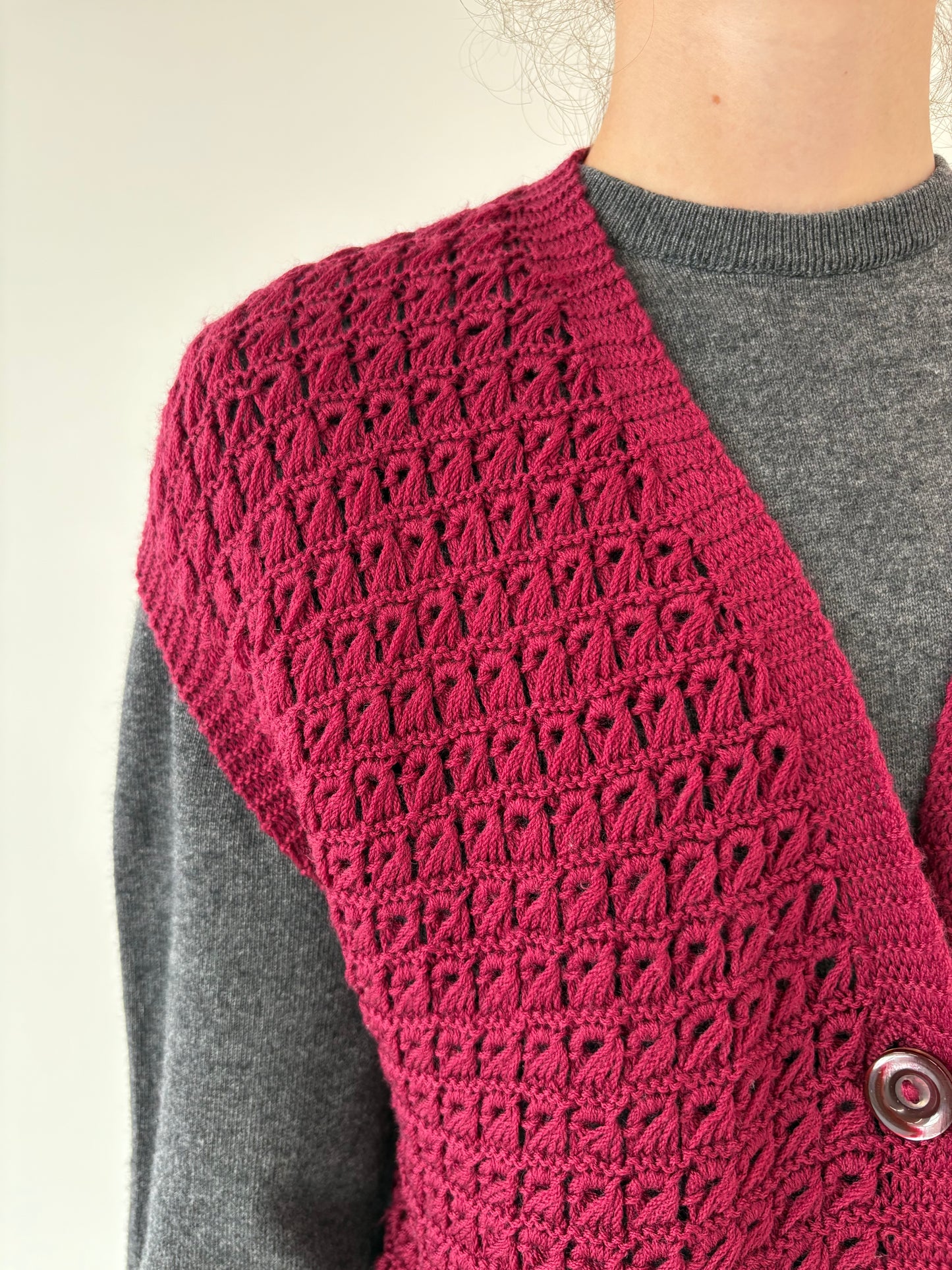 Vestă / top burgundy vintage lucrat manual din lana plină extrafina