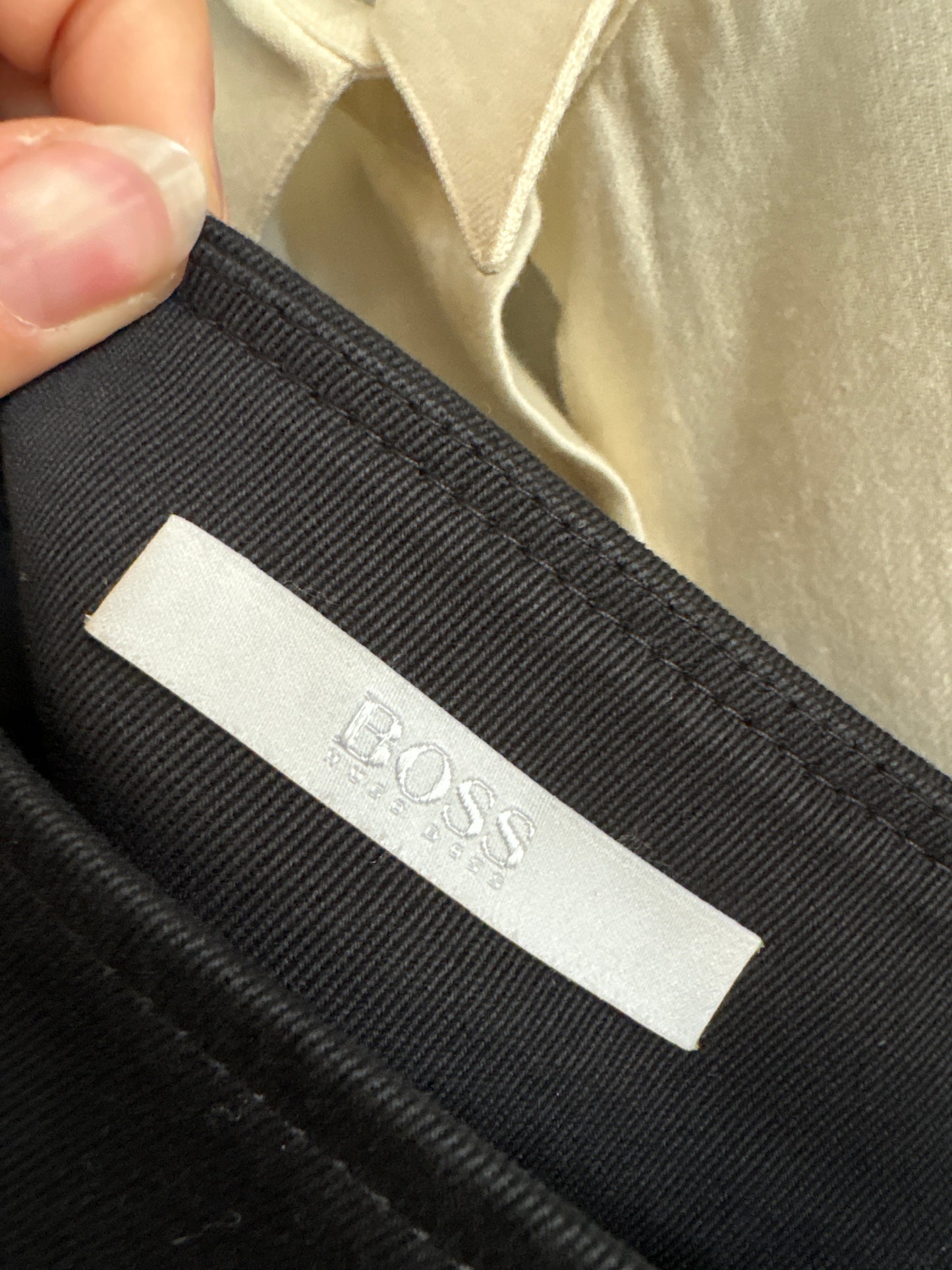 Fustă neagră Hugo Boss cu talie ultra înaltă marcată