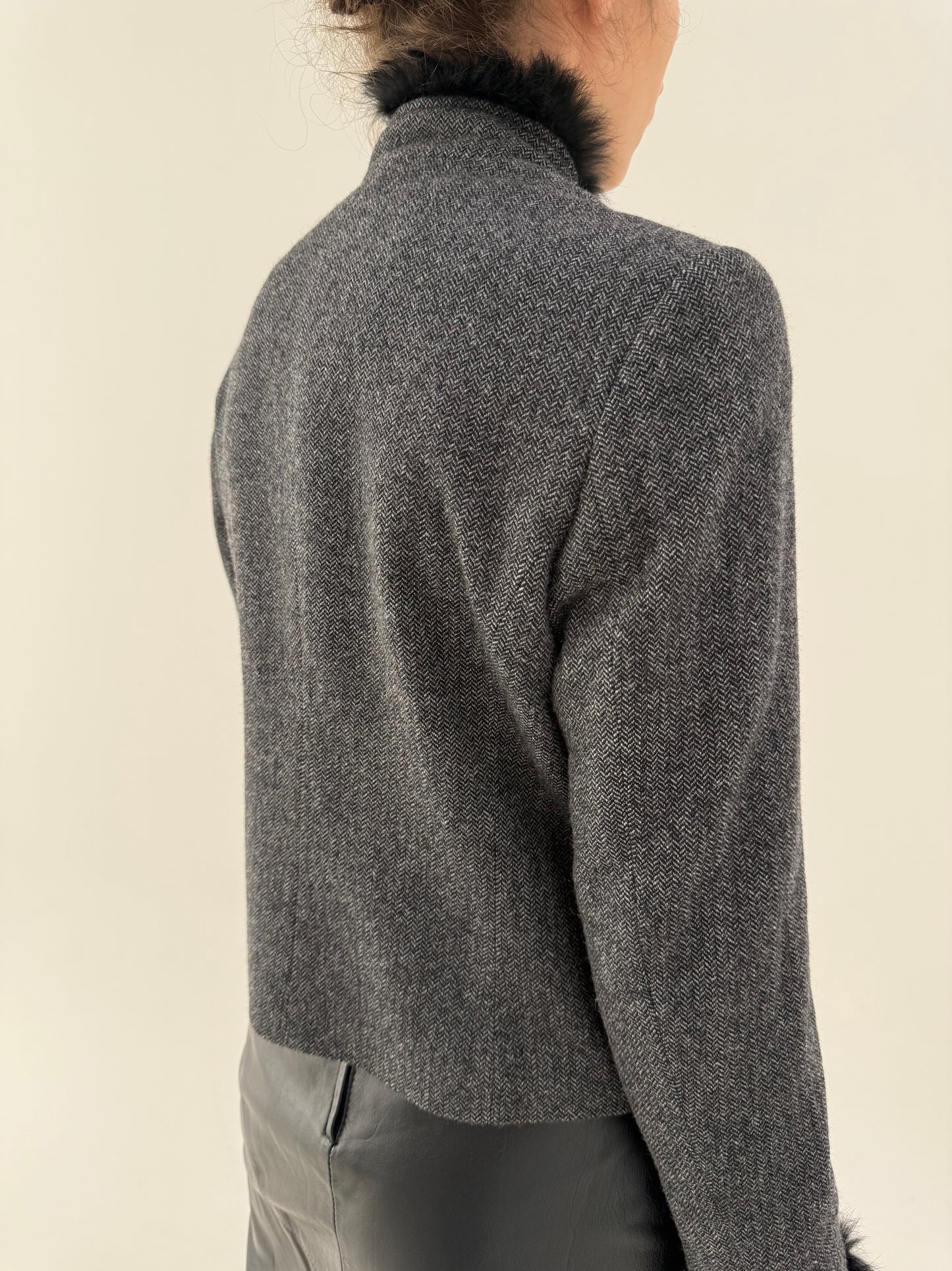 Sacou cambrat din stofă groasă de lana cu inserții de Bălan naturală