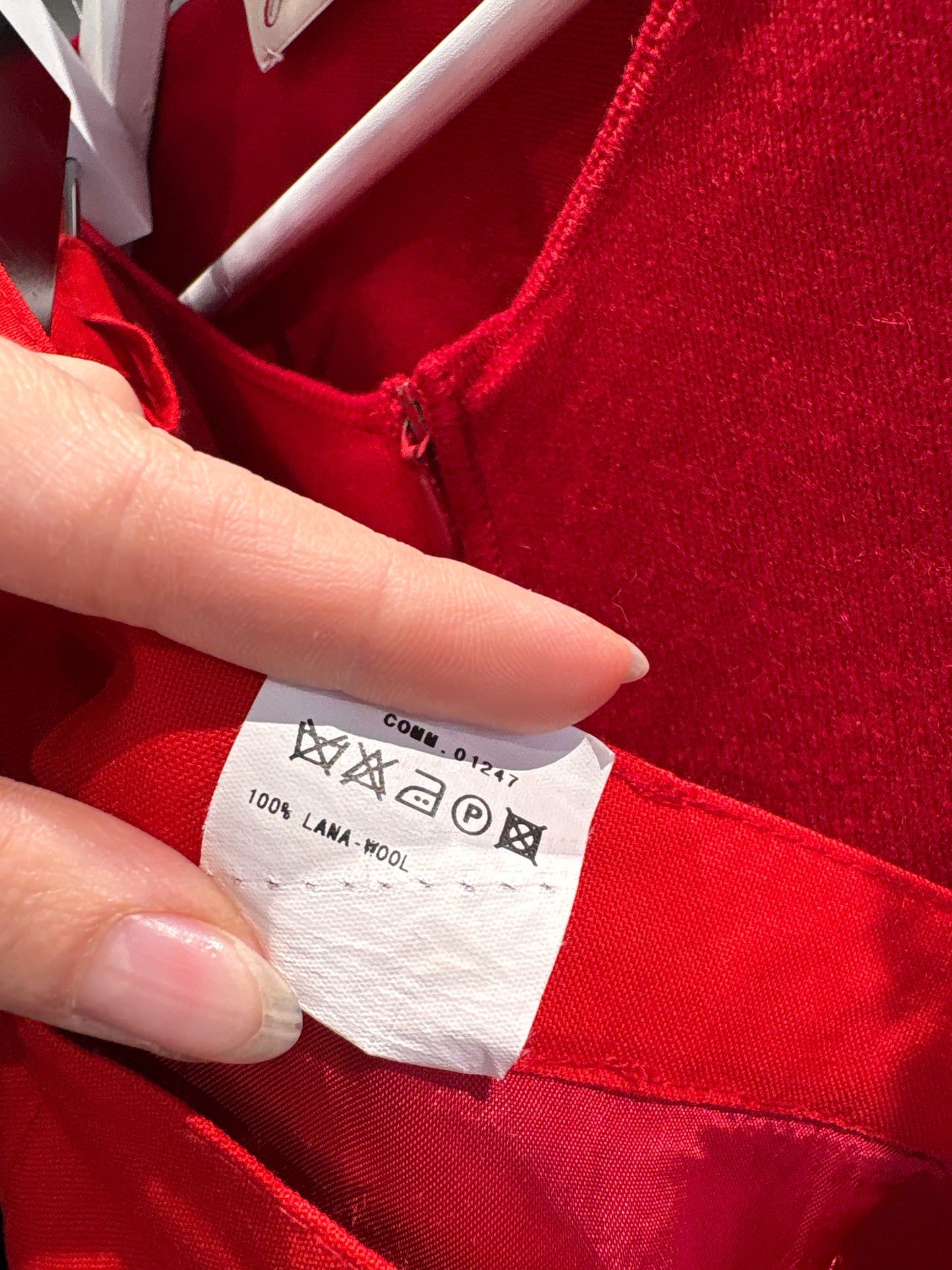 Pantaloni cherry red cu talie ultra înaltă marcată din lana extrafina